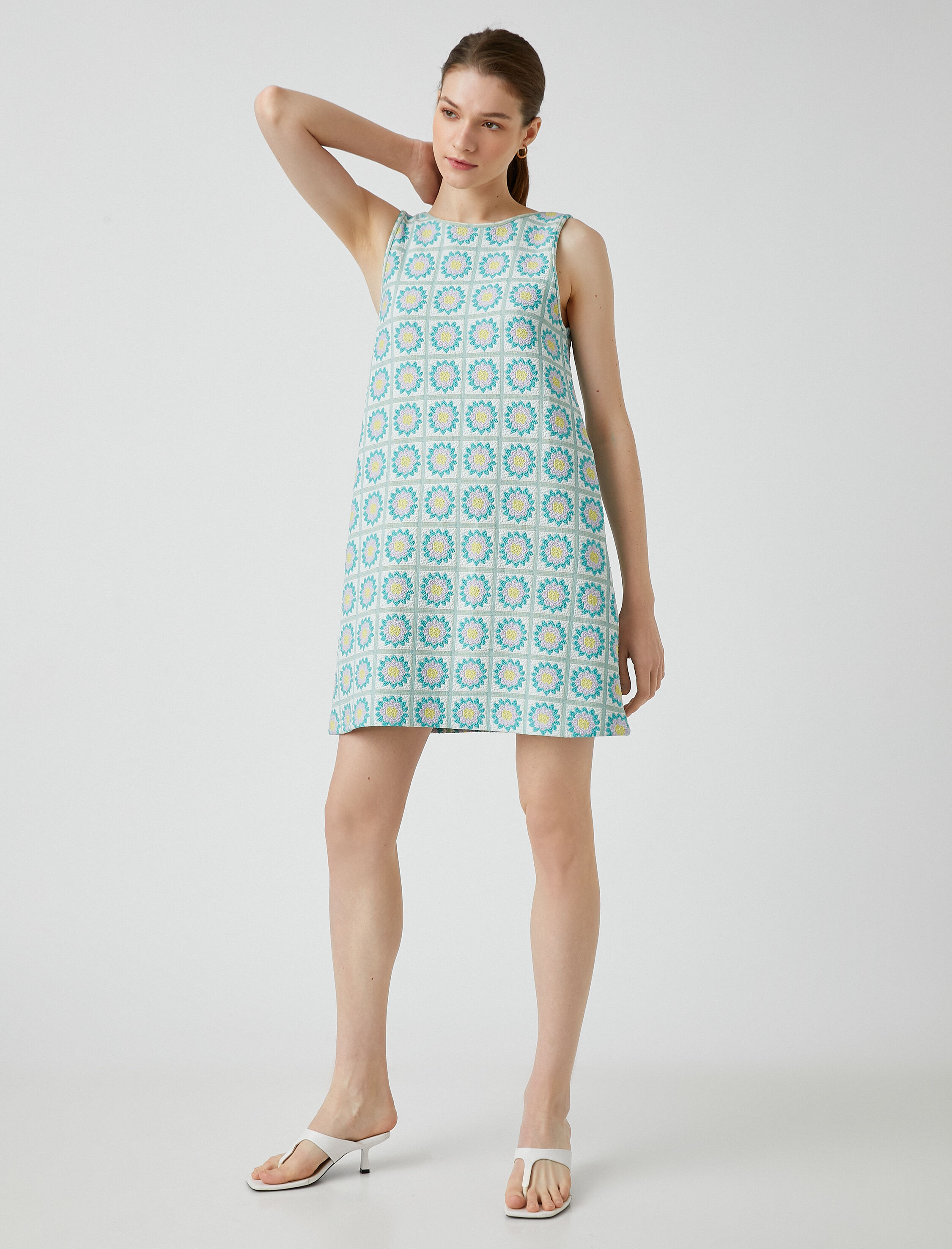   Çiçekli Mini Elbise Kolsuz Kayık Yaka