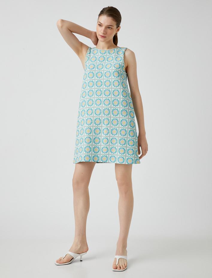  Çiçekli Mini Elbise Kolsuz Kayık Yaka