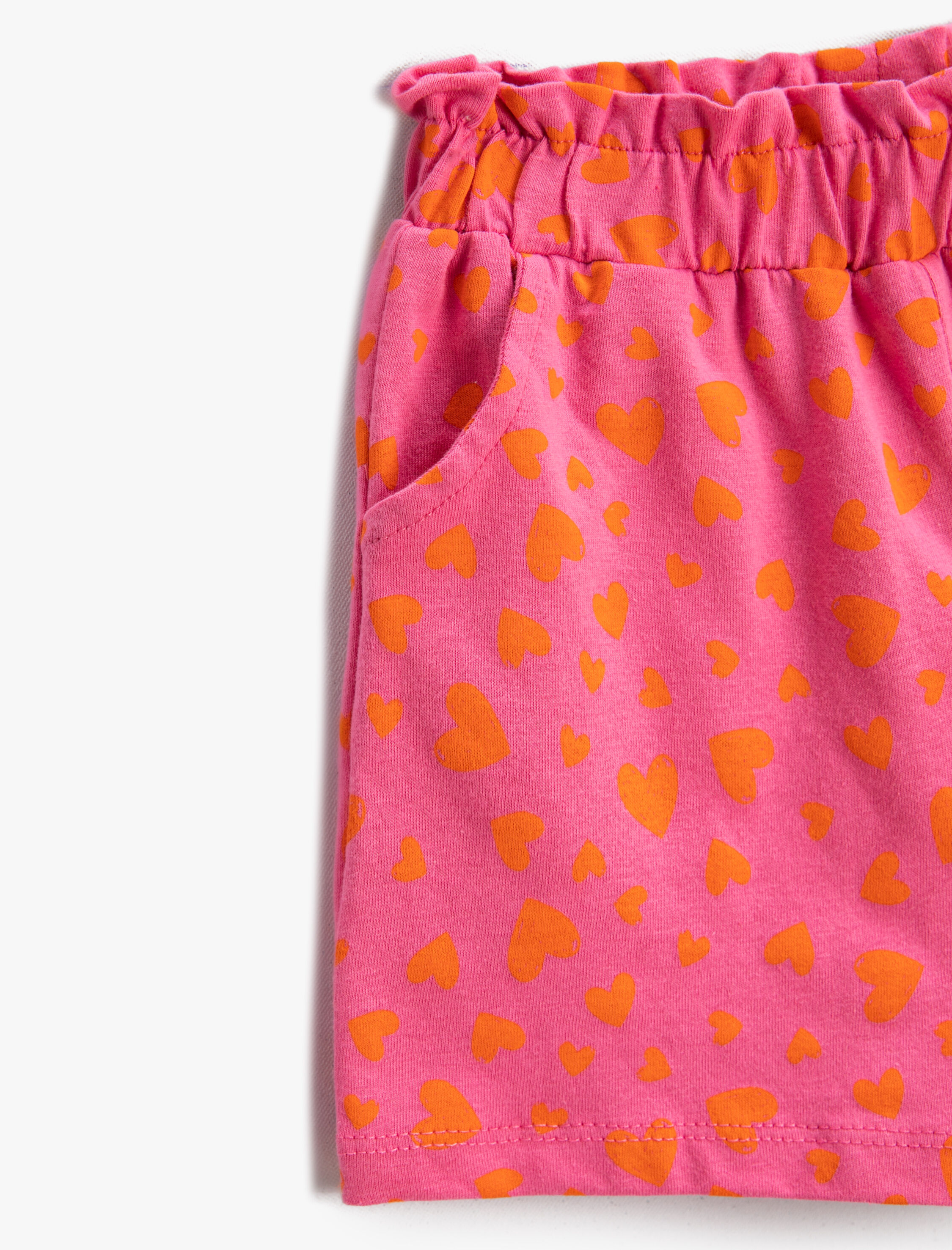  Kız Bebek Kalp Desenli Şort Beli Lastikli Cepli Diz Üstü Pamuklu