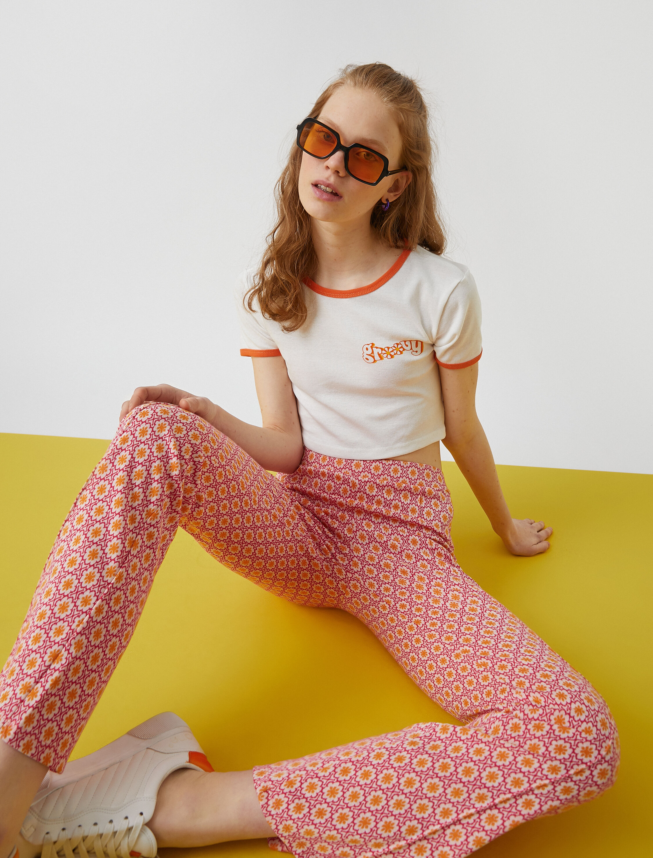   Crop Tişört Biyeli Kısa Kollu Minimal Baskılı