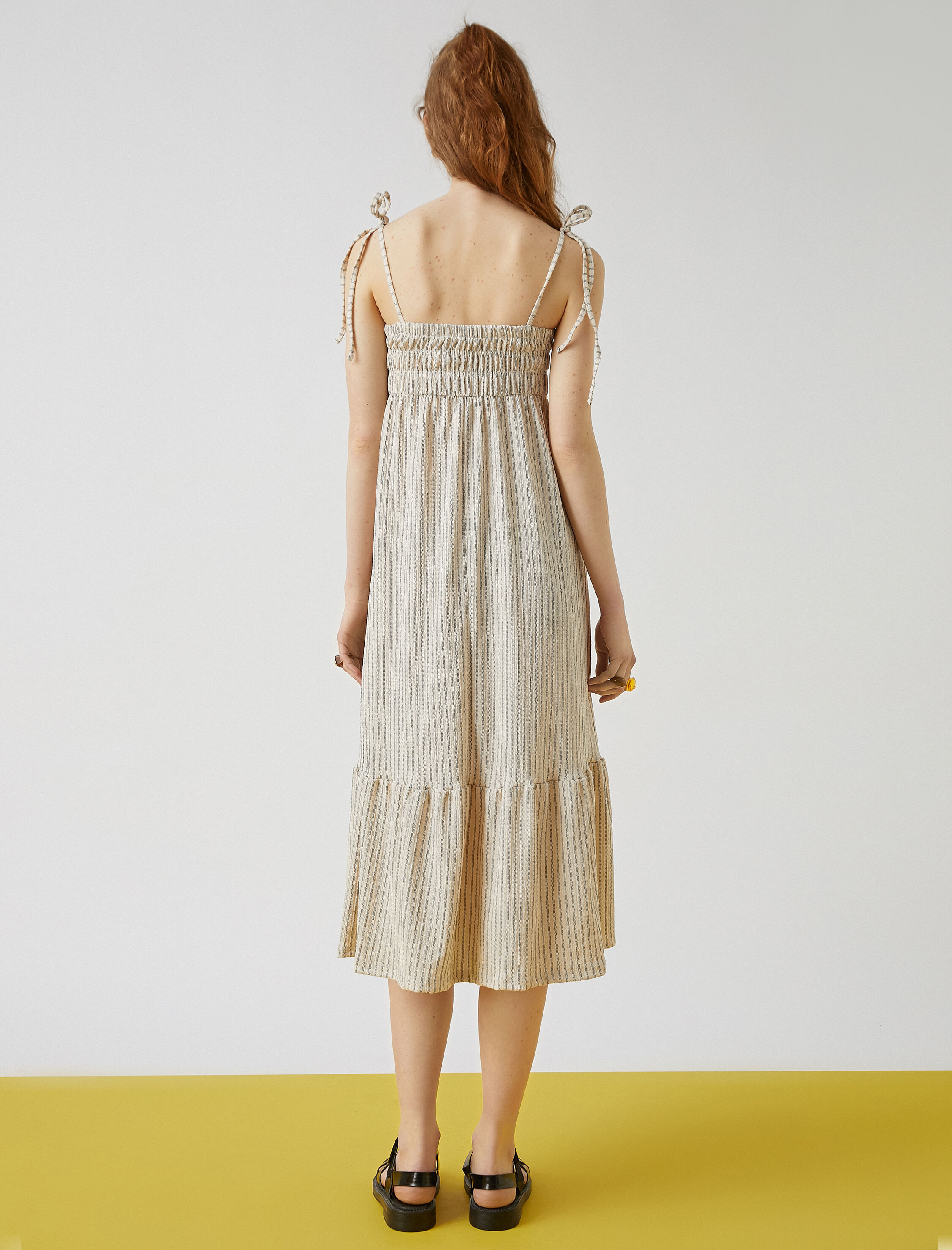   İnce Askılı Midi Elbise