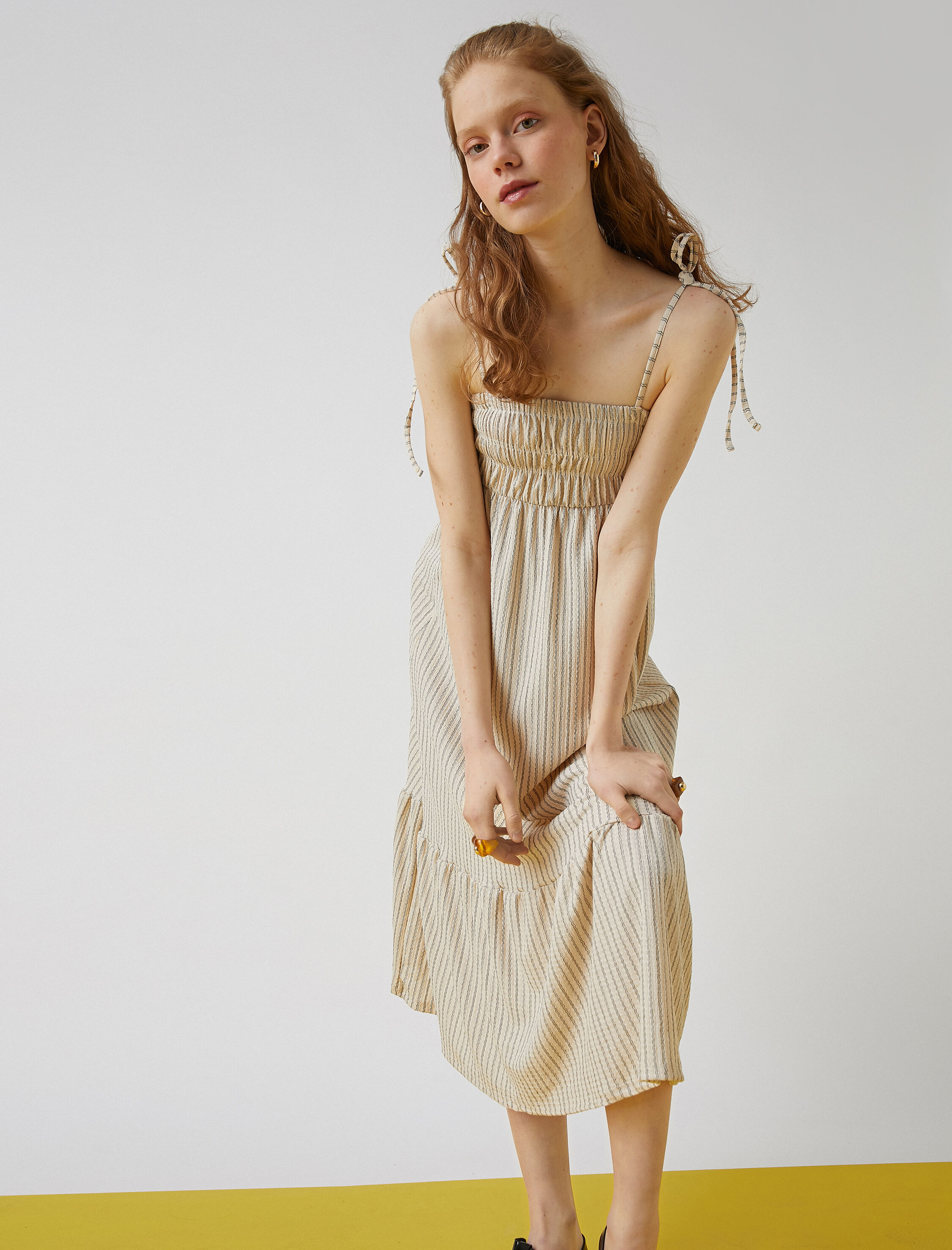   İnce Askılı Midi Elbise