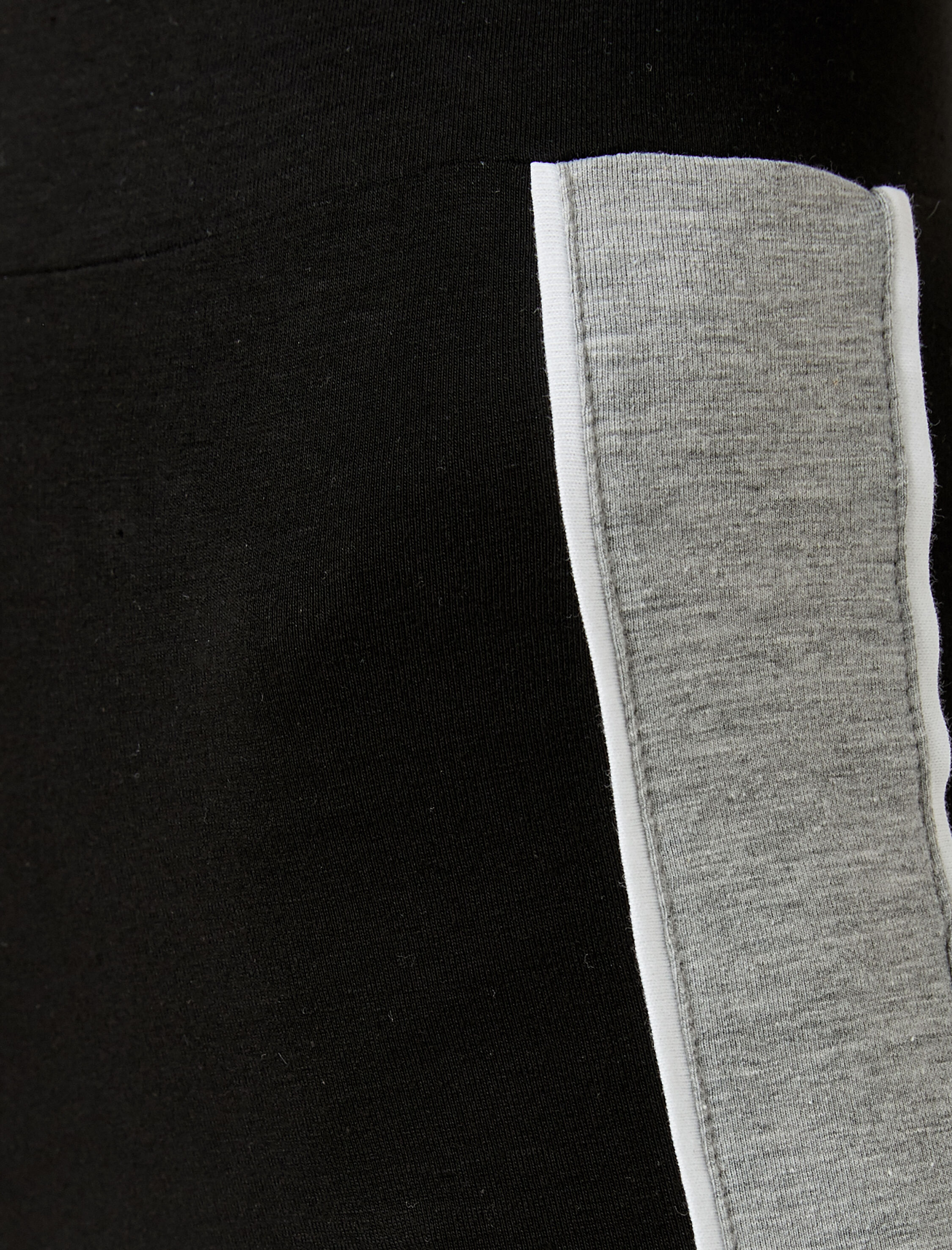   Şerit Detaylı Tayt