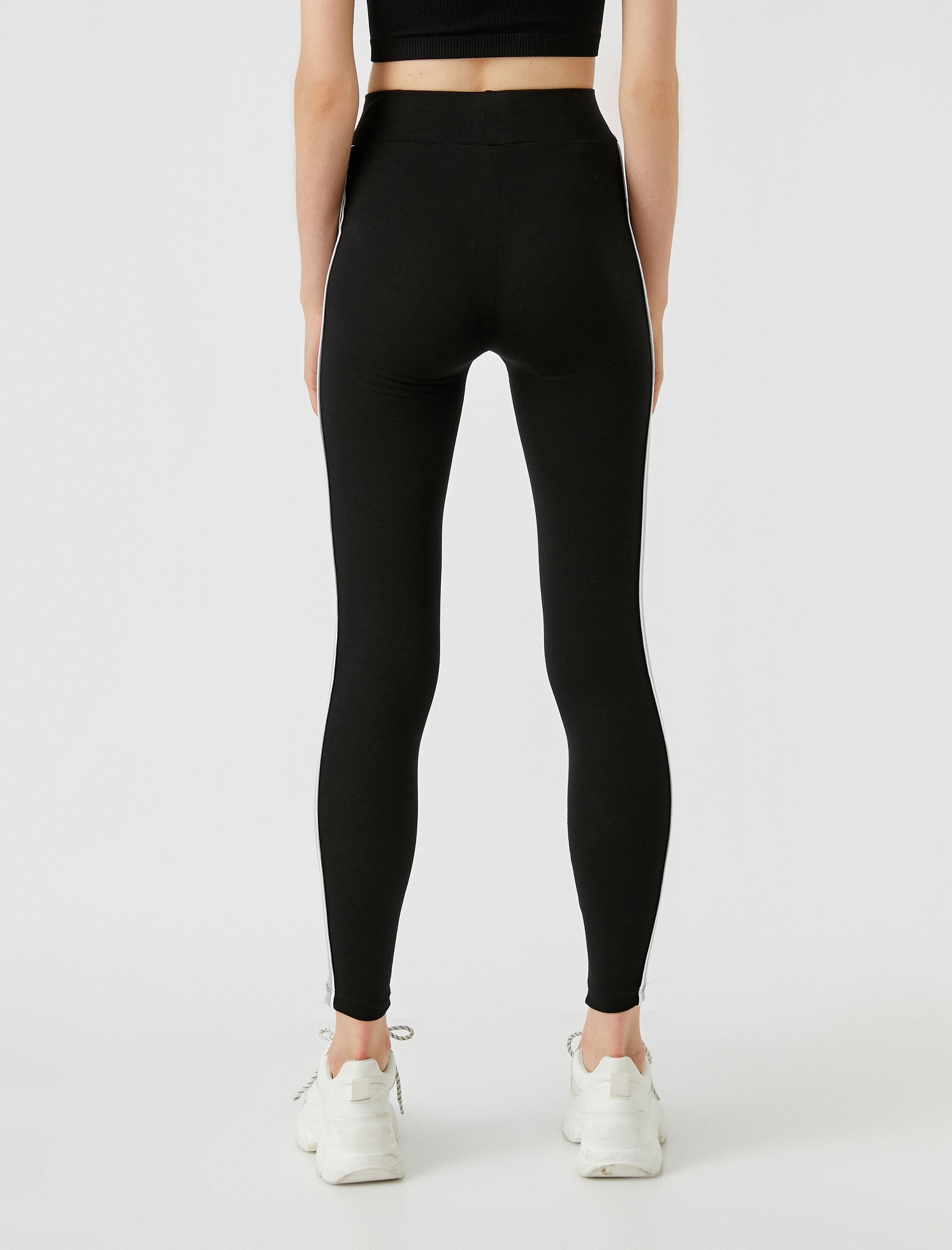   Şerit Detaylı Tayt