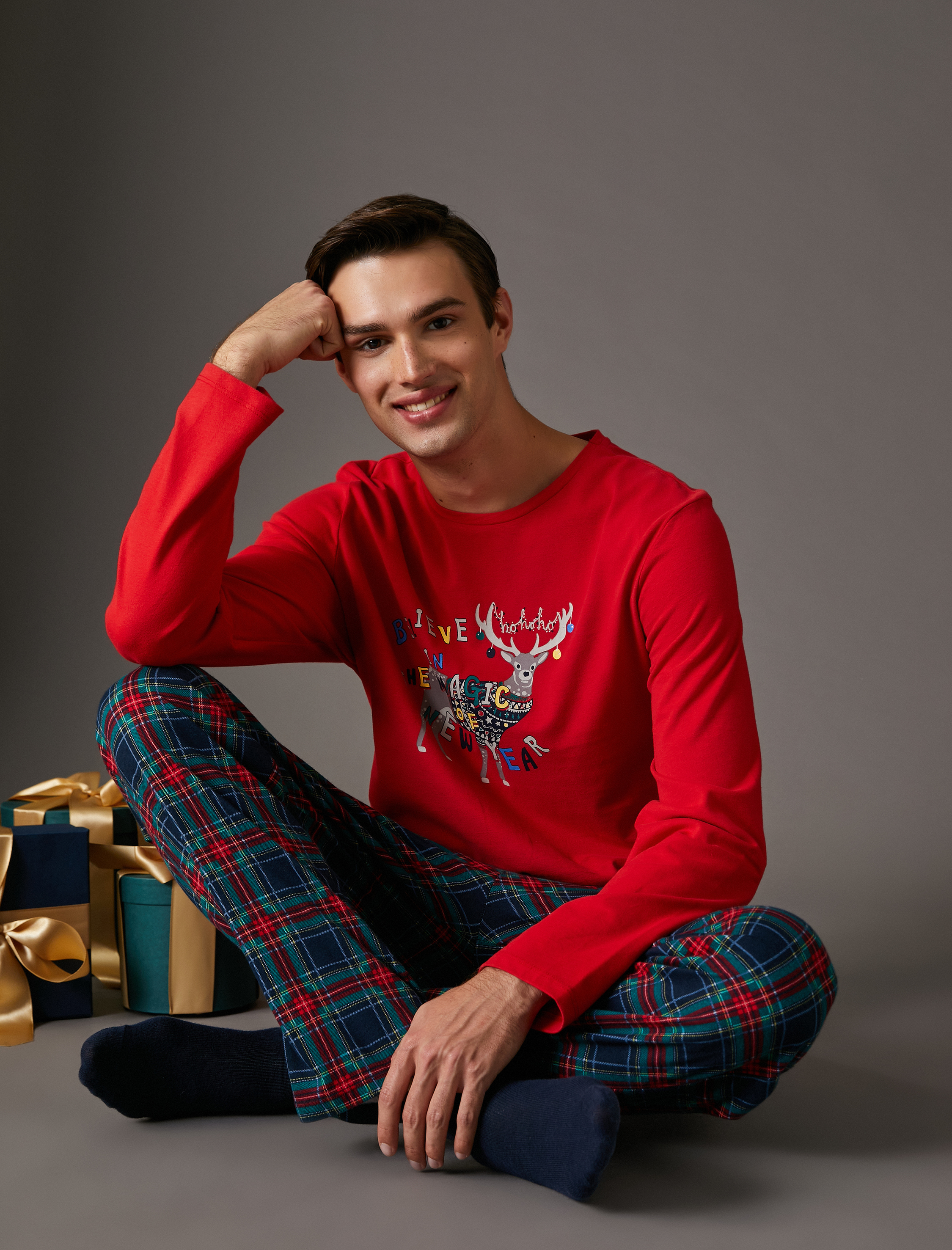   Uzun Kollu Pijama Takımı Yılbaşı Temalı Baskılı