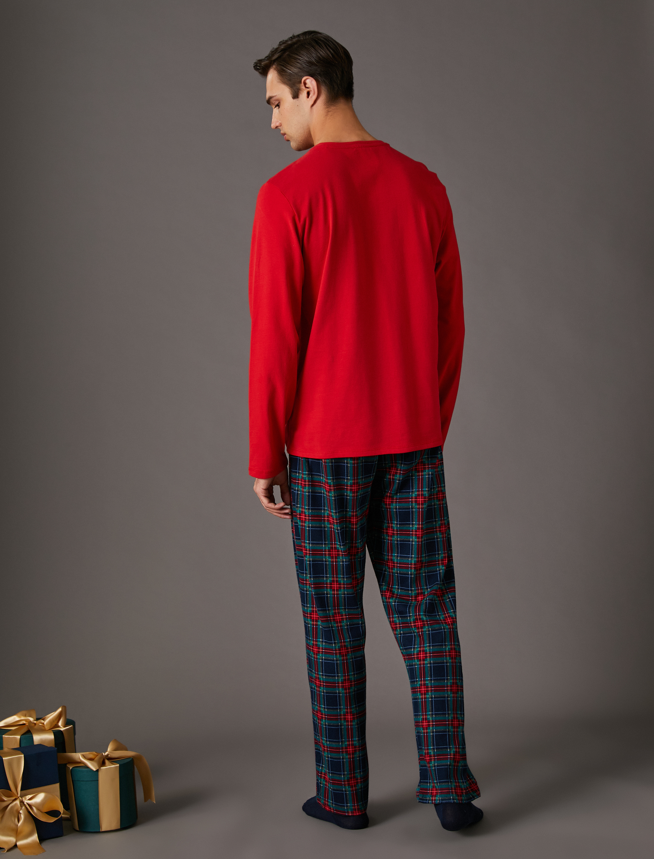   Uzun Kollu Pijama Takımı Yılbaşı Temalı Baskılı