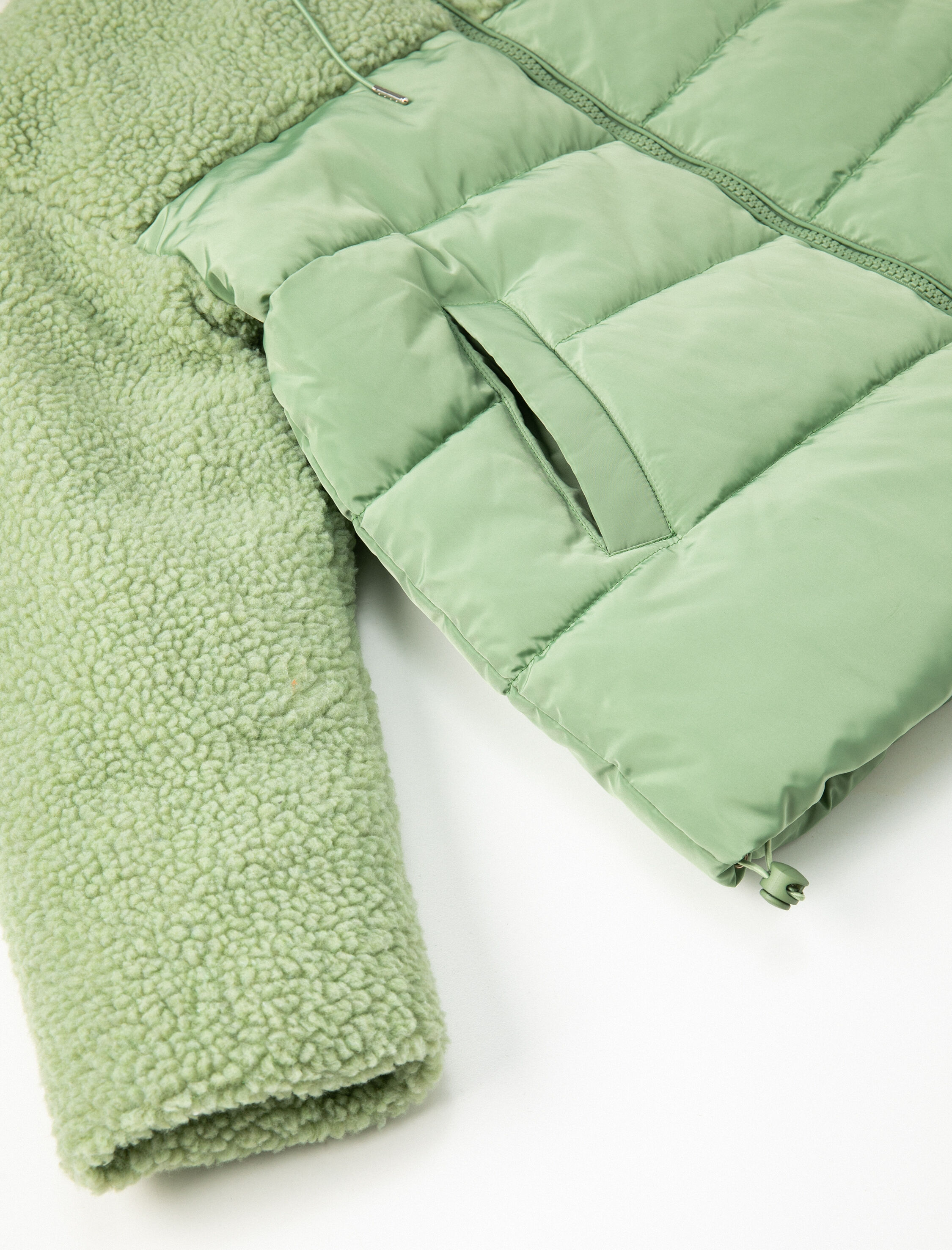   Şişme Mont Peluş Detaylı Kapşonlu Cepli