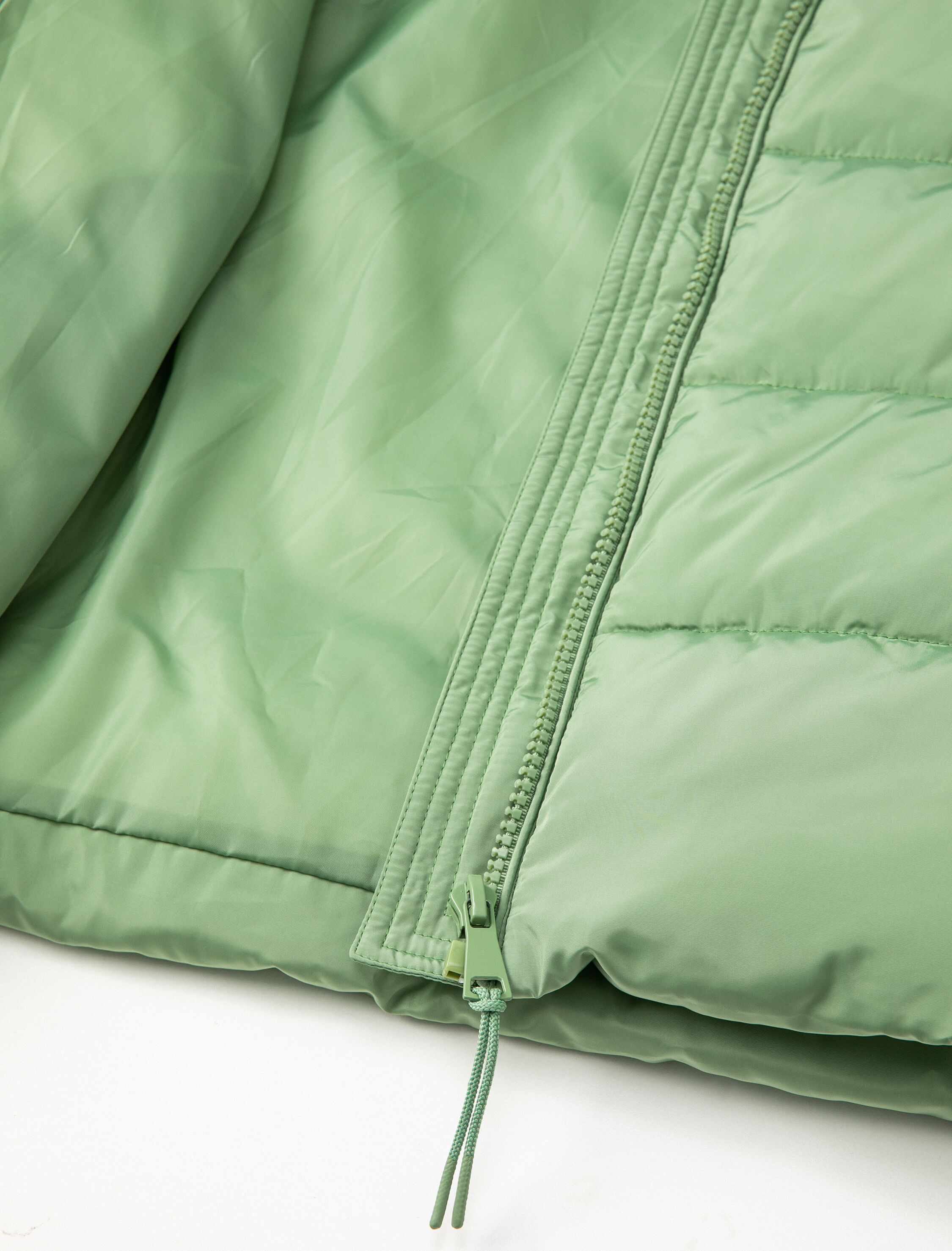   Şişme Mont Peluş Detaylı Kapşonlu Cepli