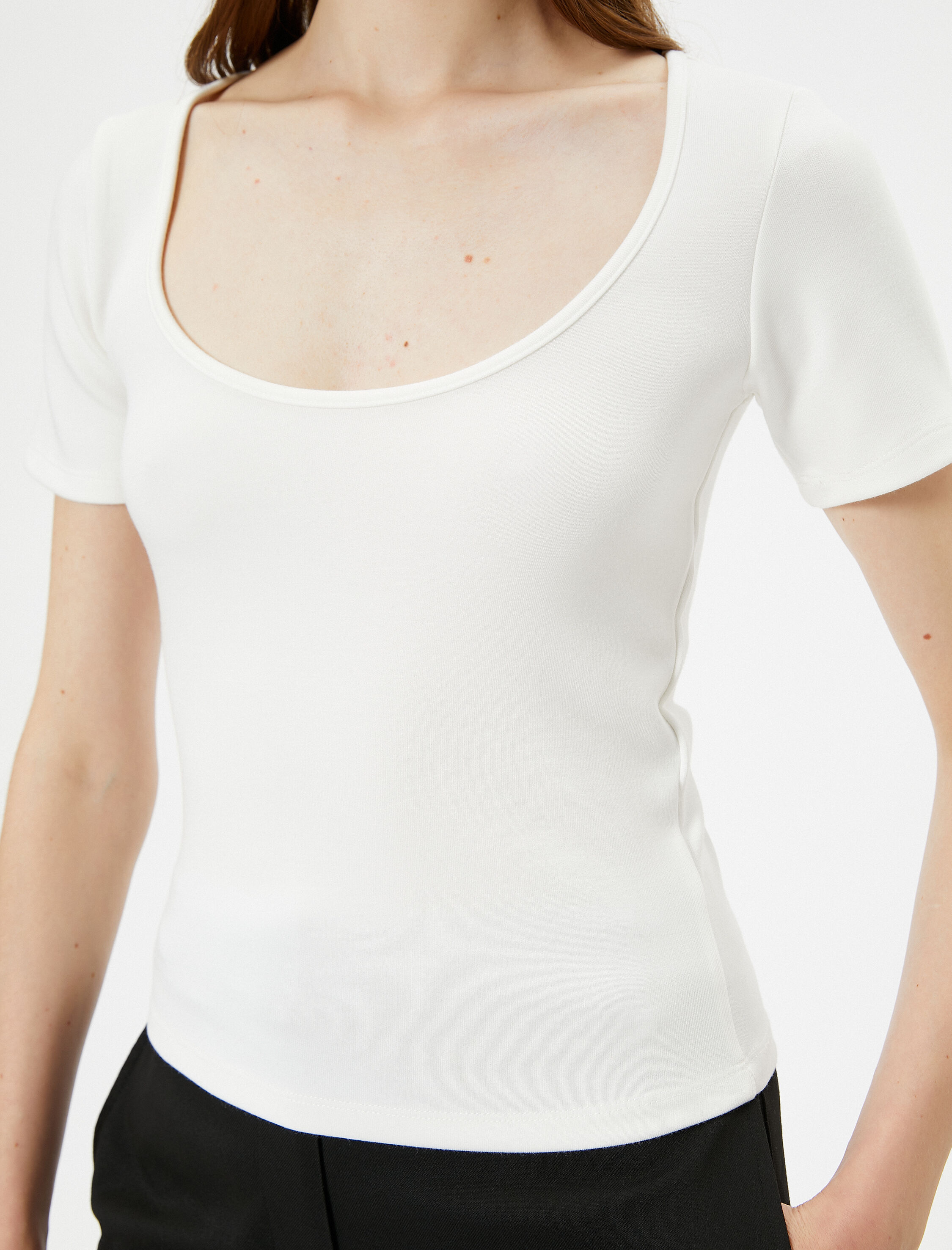   Basic Body U Yaka Kısa Kollu Viskon Karışımlı