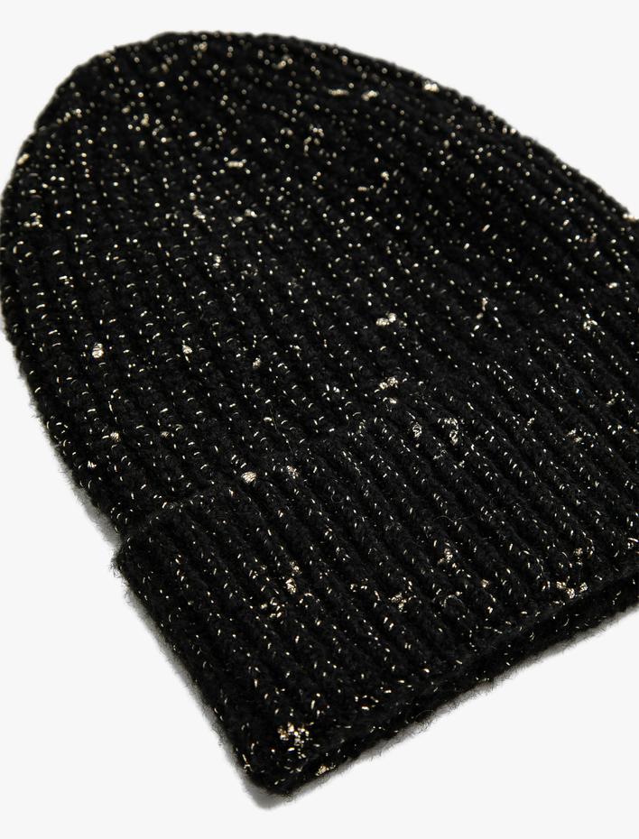 Kadın Örgü Ribanalı Simli Bere