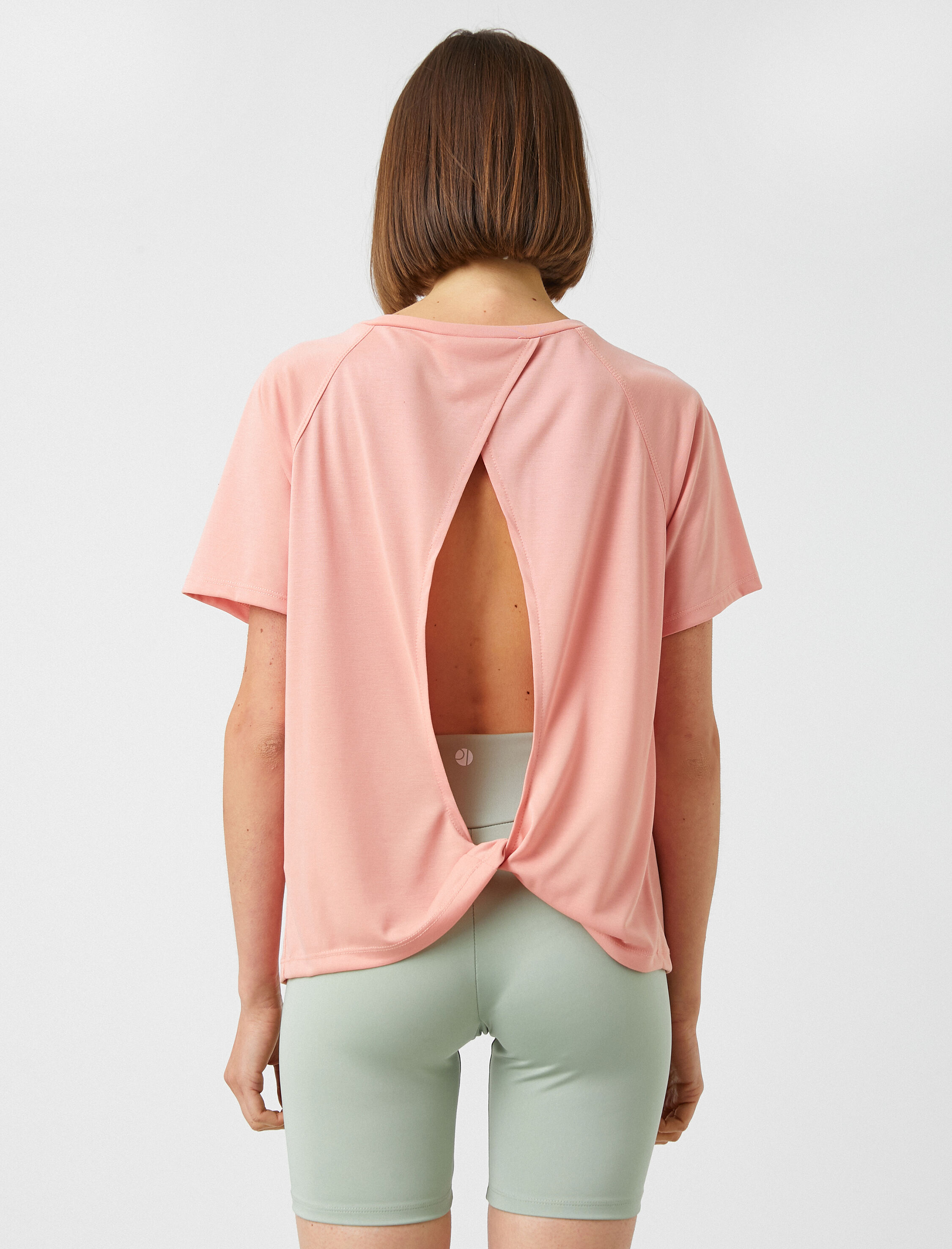   Sırt Detaylı Spor Tişört