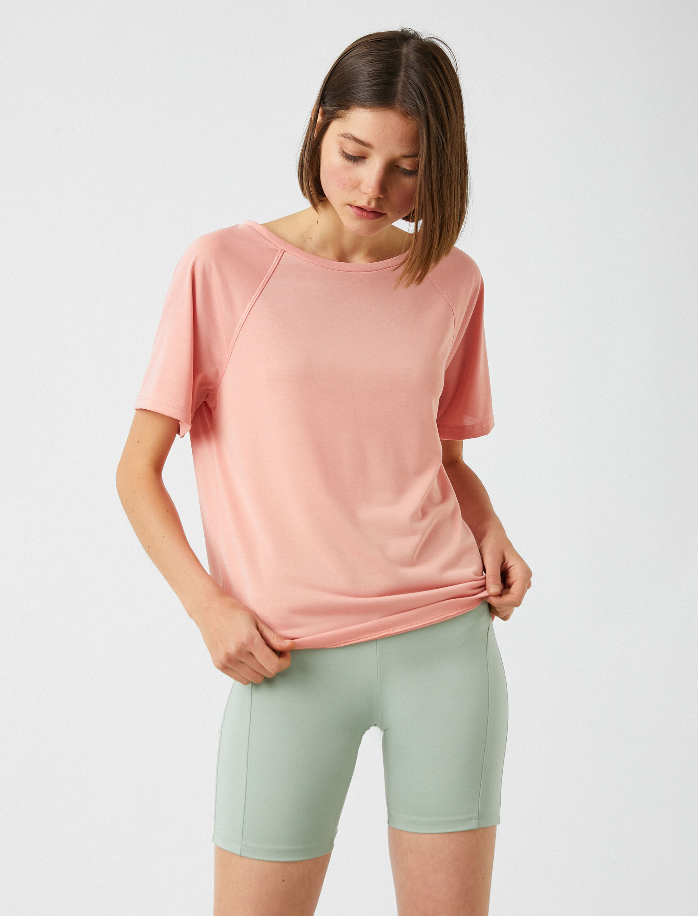   Sırt Detaylı Spor Tişört