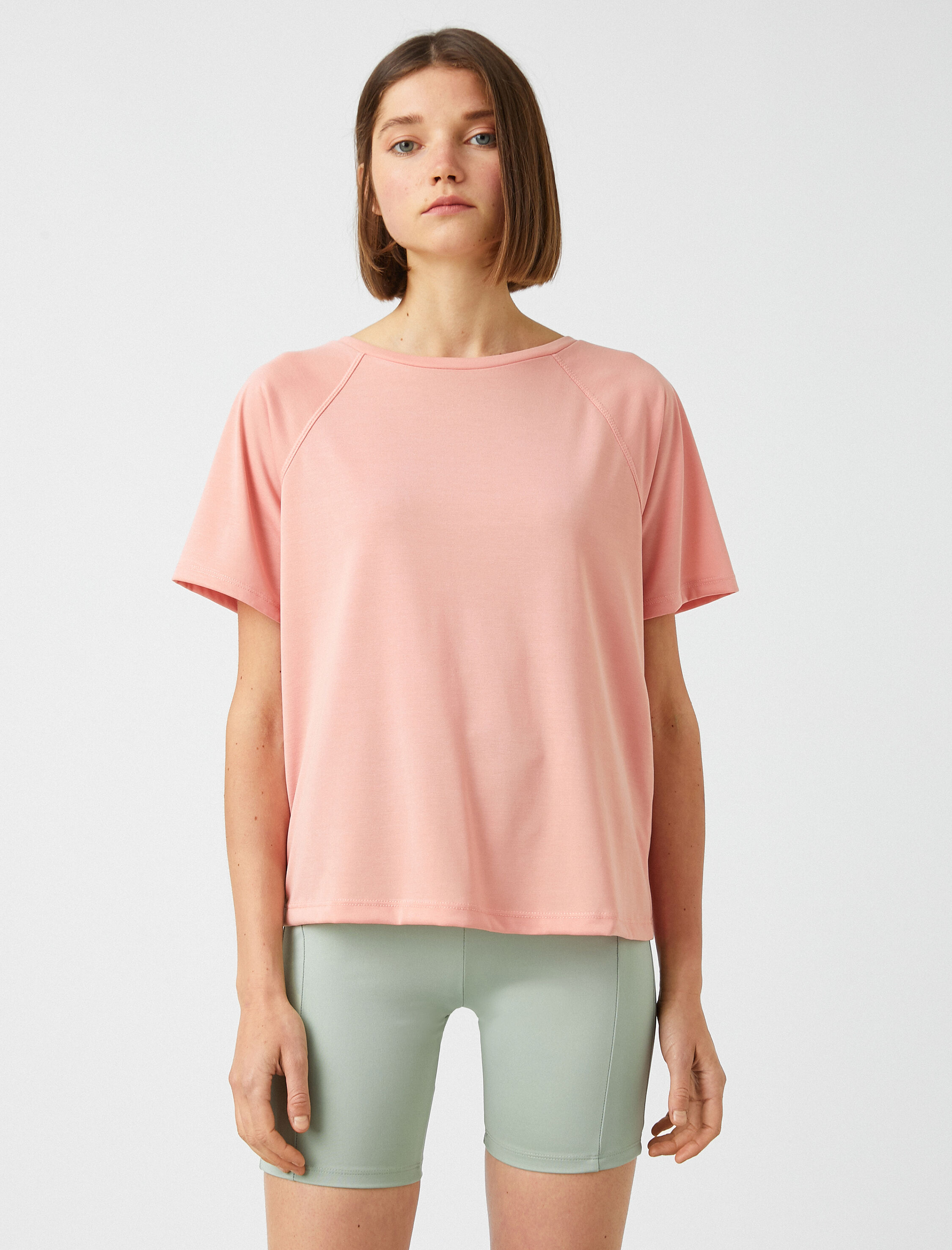   Sırt Detaylı Spor Tişört