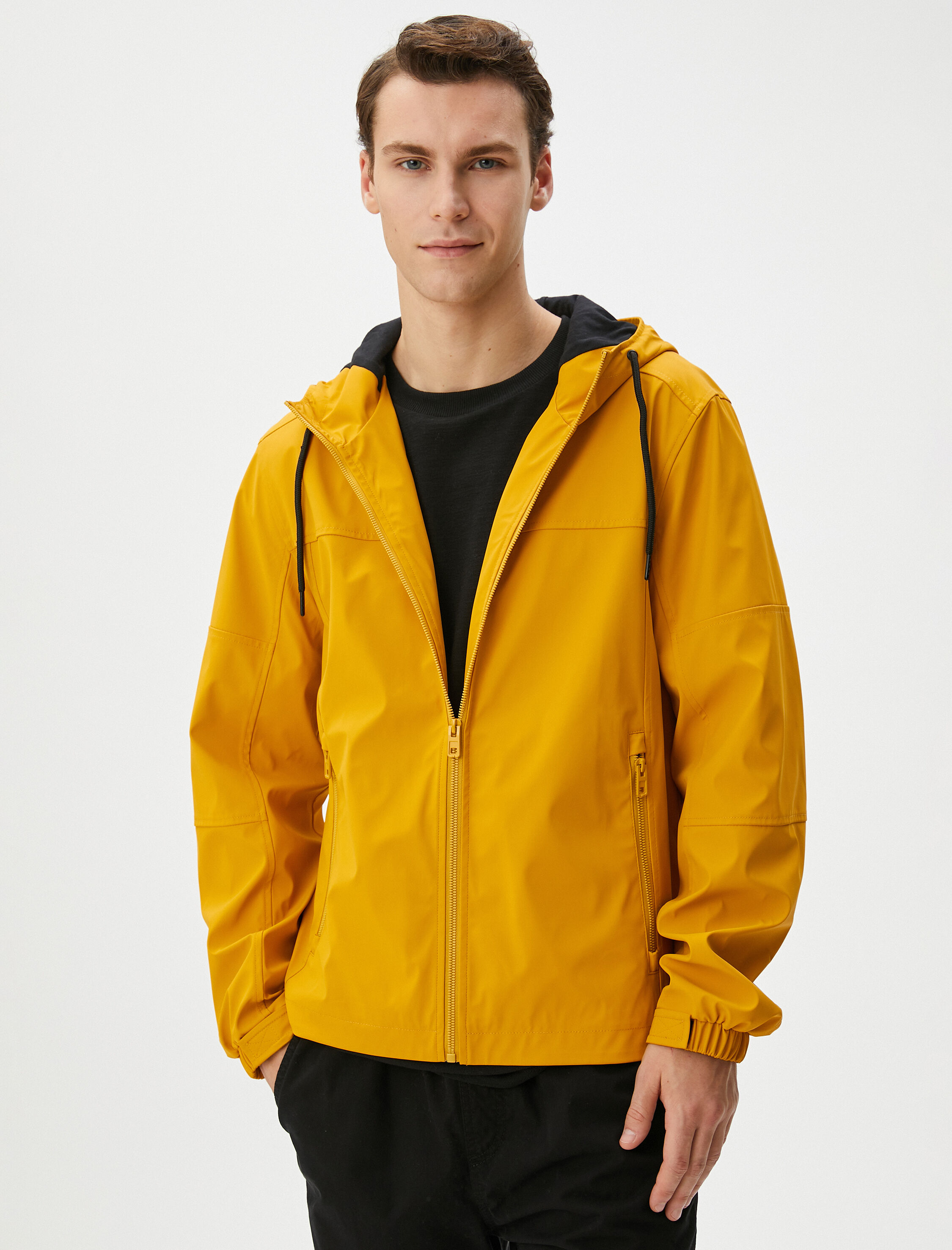   Deri Görünümlü Ceket Kapşonlu Fermuarlı Cep Detaylı