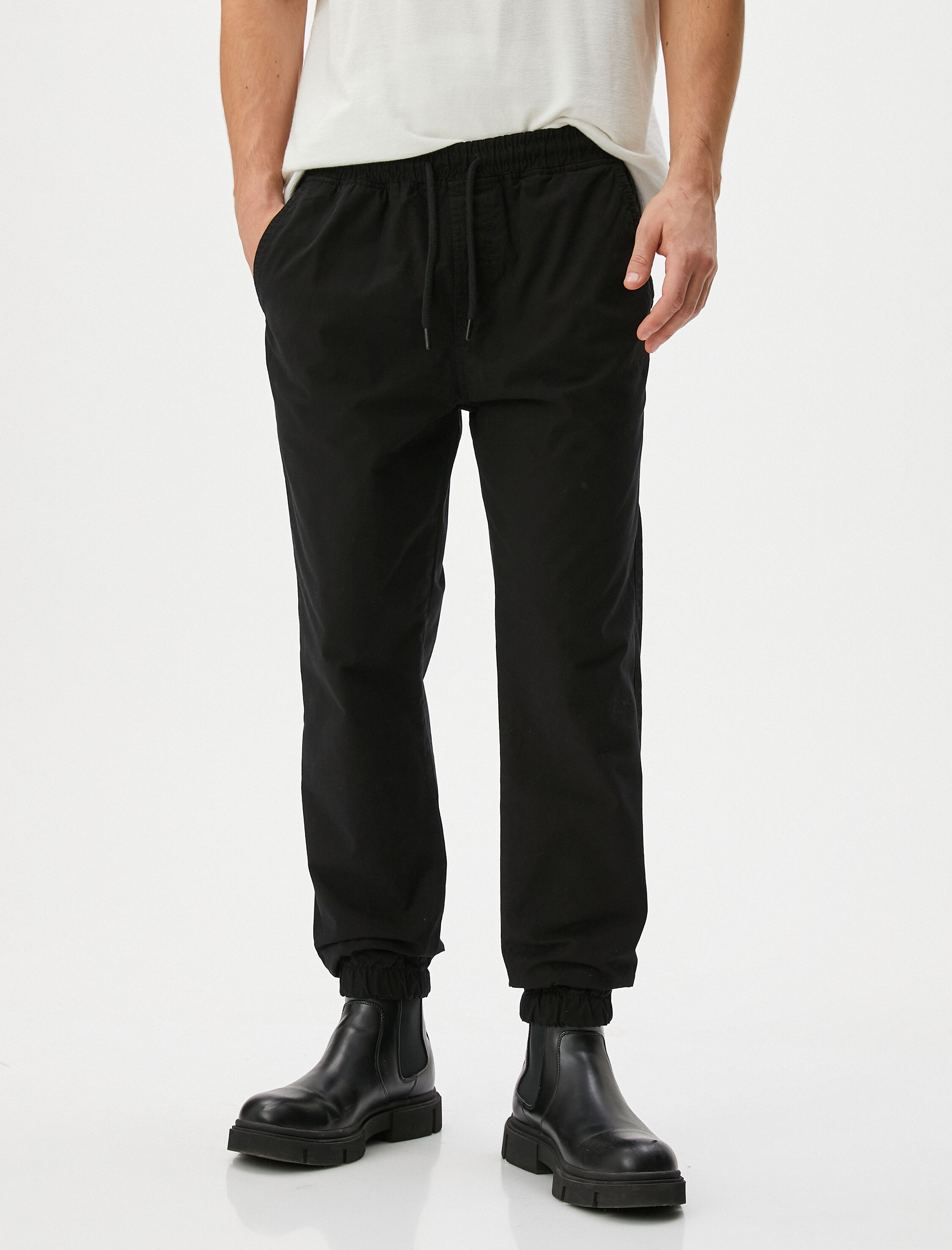   Jogger Pantolon Yıkamalı Rahat Kesim Beli Bağcıklı Cep Detaylı