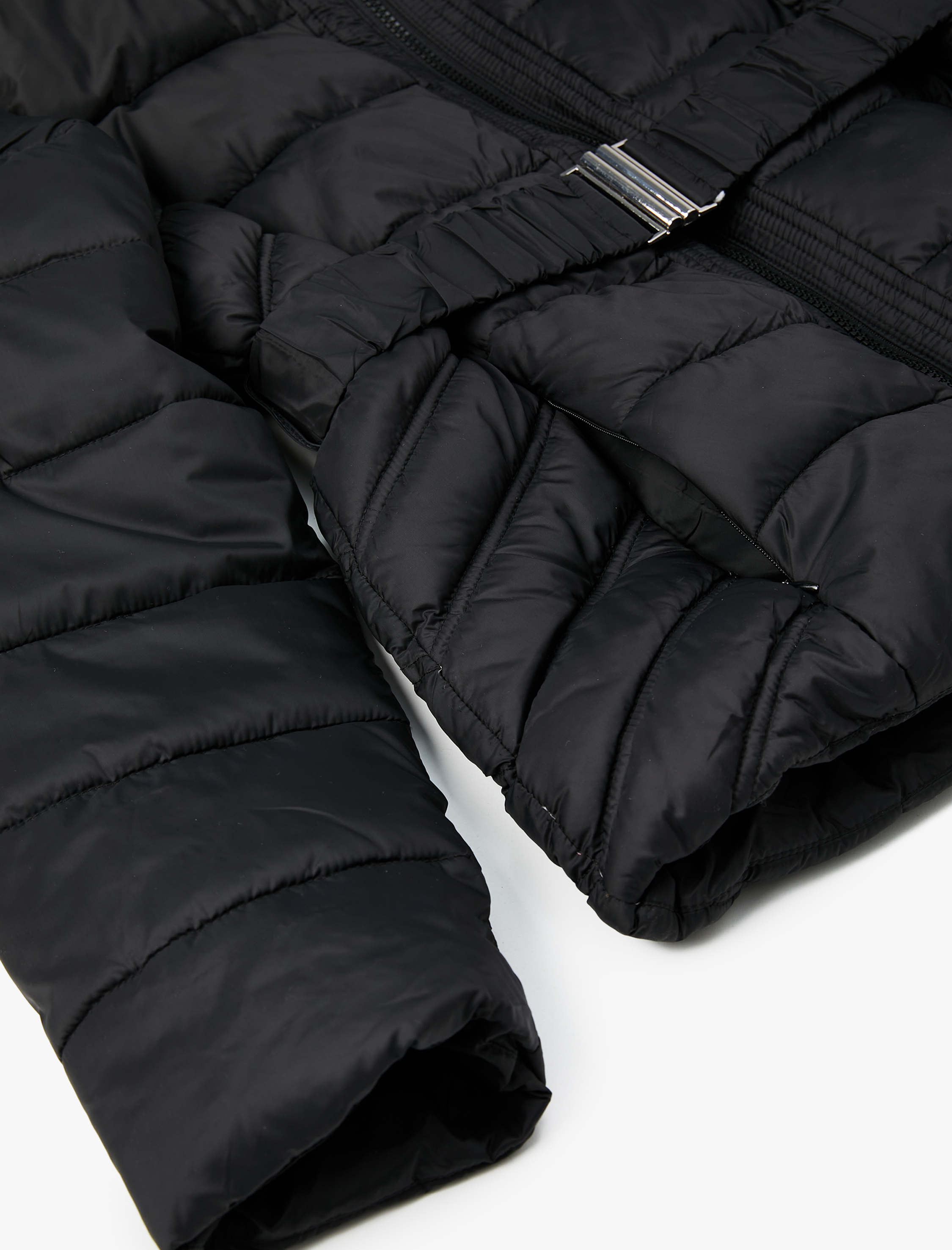 Kısa Şişme Mont Kemerli Çıkarılabilir Kapüşonlu