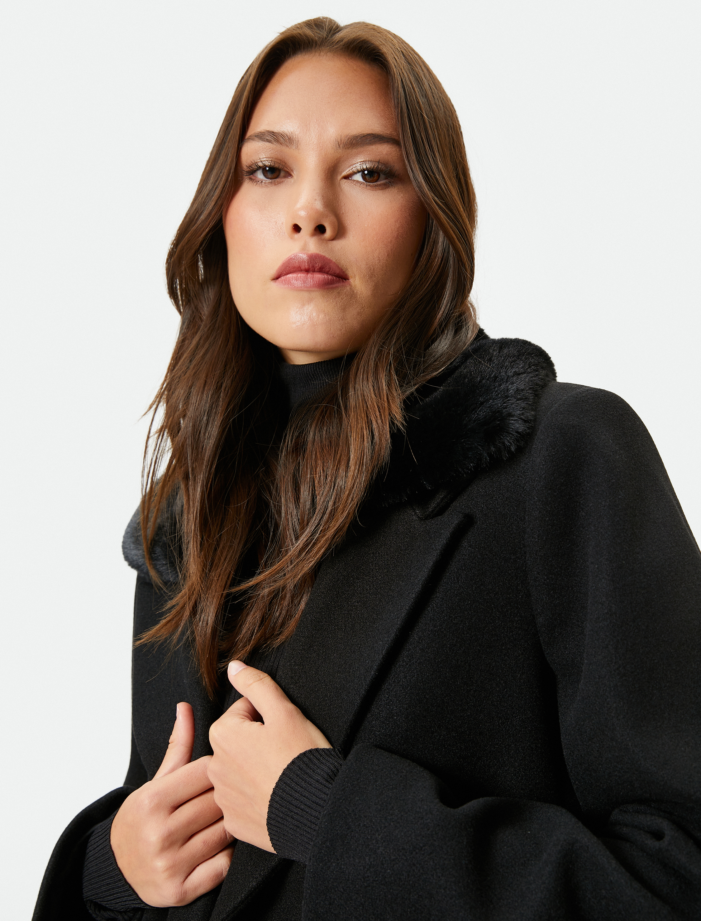   Kaşe Kaban Çıkarılabilir Suni Kürklü Cepli Düğmeli