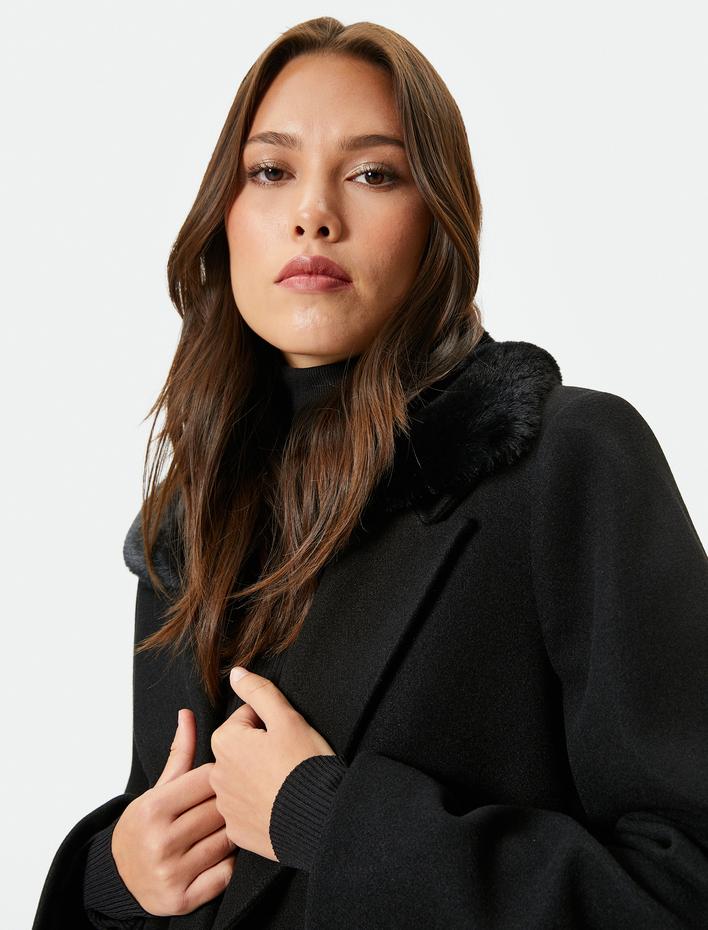  Kaşe Kaban Çıkarılabilir Suni Kürklü Cepli Düğmeli