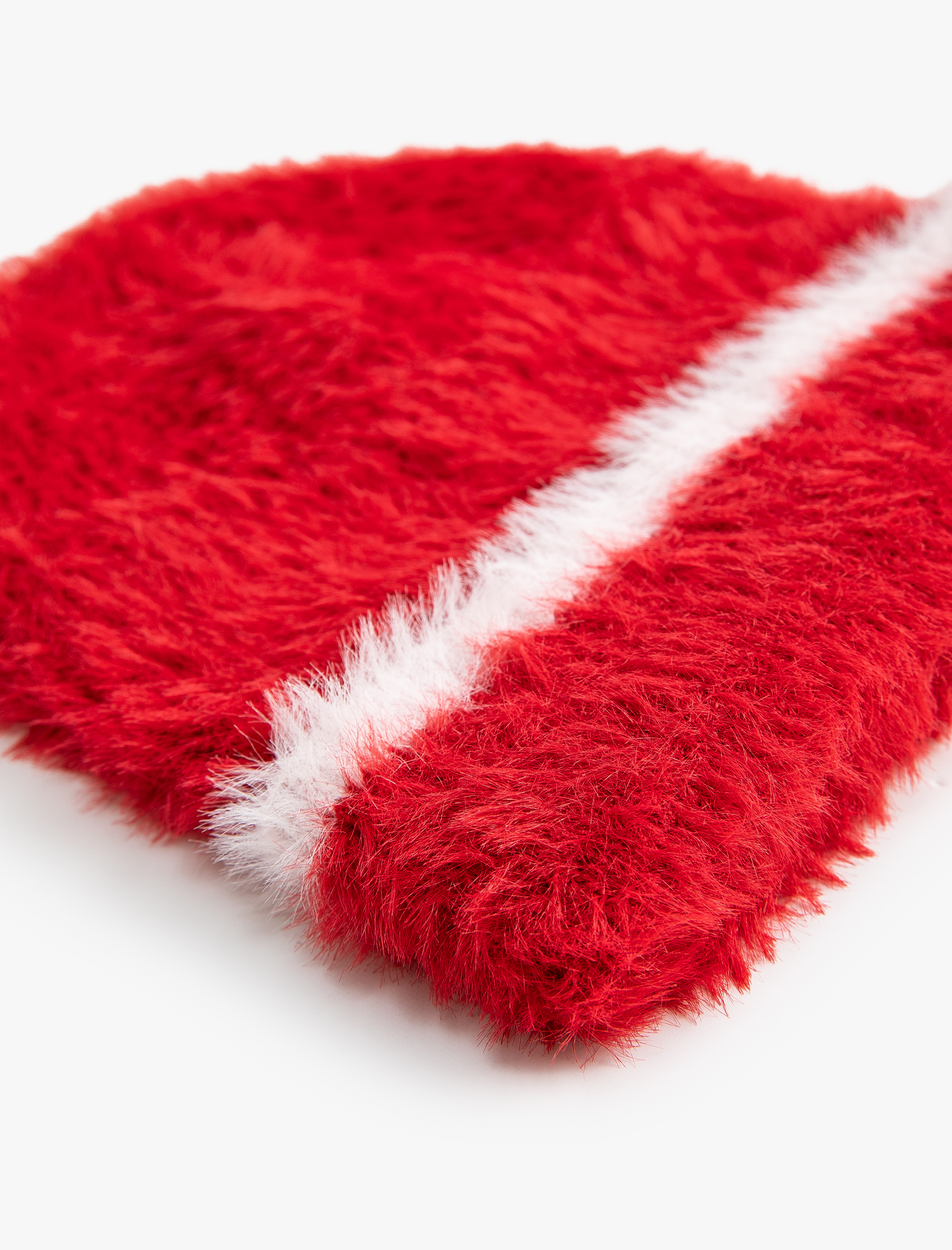  Kadın Peluş Bere Çizgi Detaylı