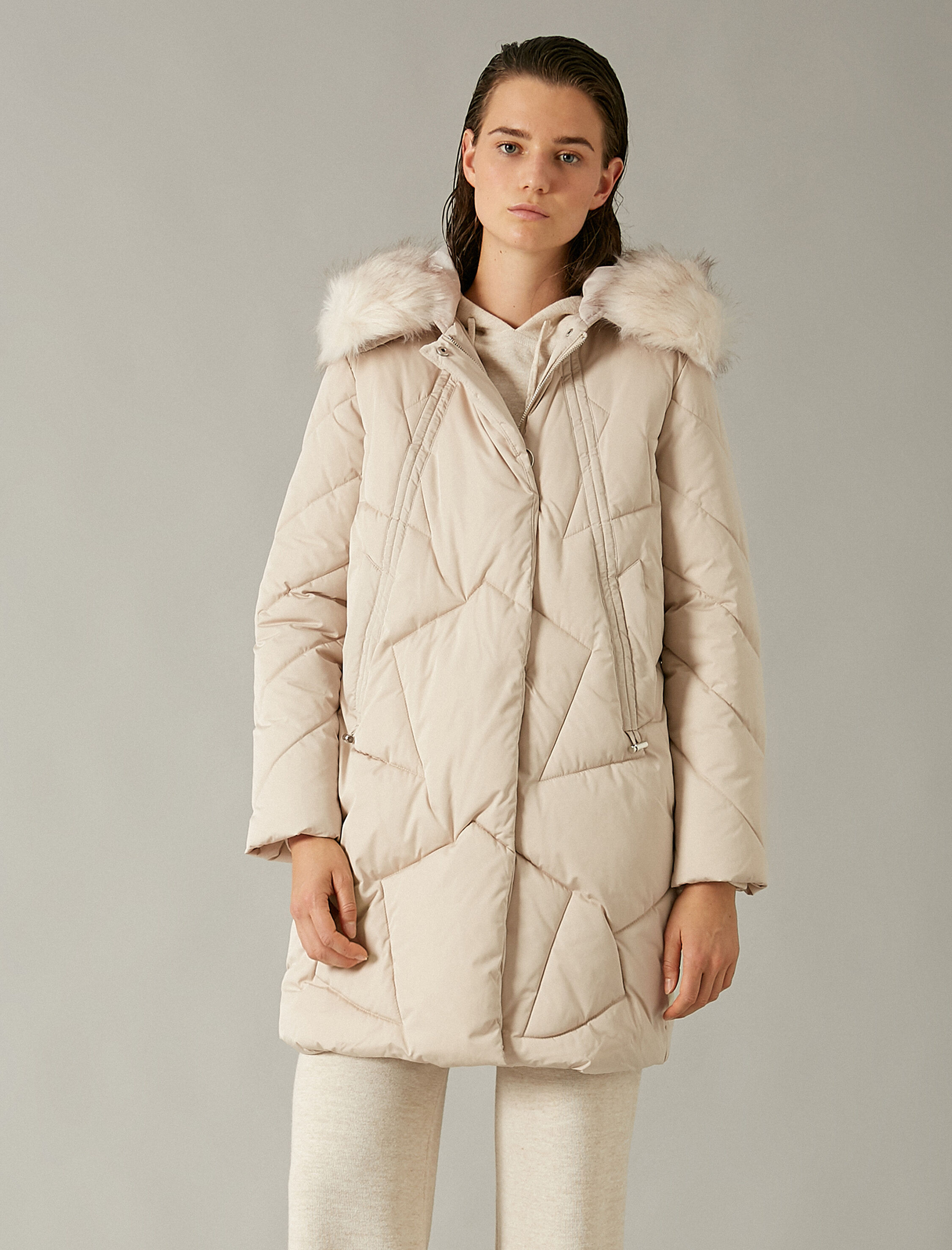   Kapüşonlu Suni Kürk Detaylı Uzun Şişme Mont