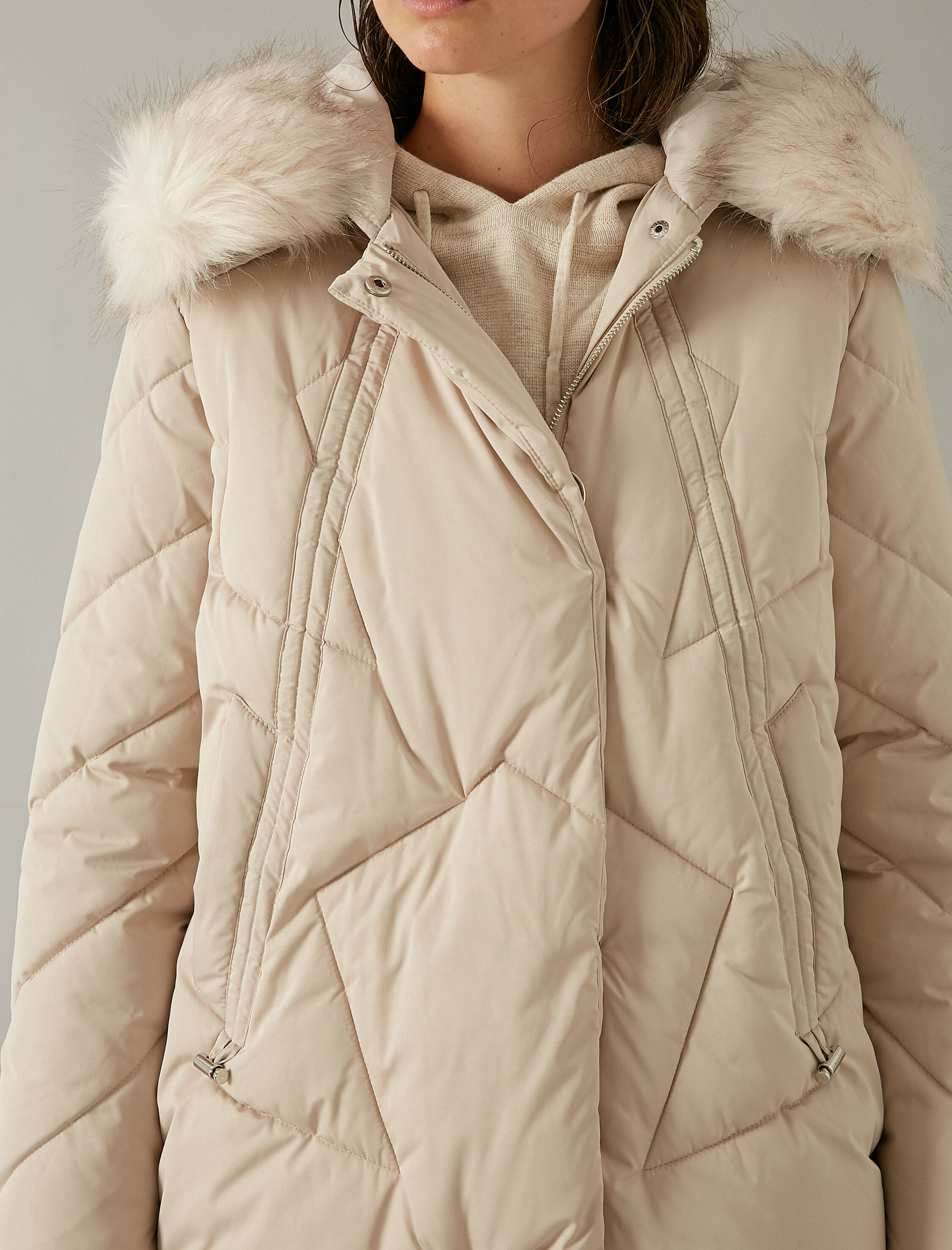   Kapüşonlu Suni Kürk Detaylı Uzun Şişme Mont