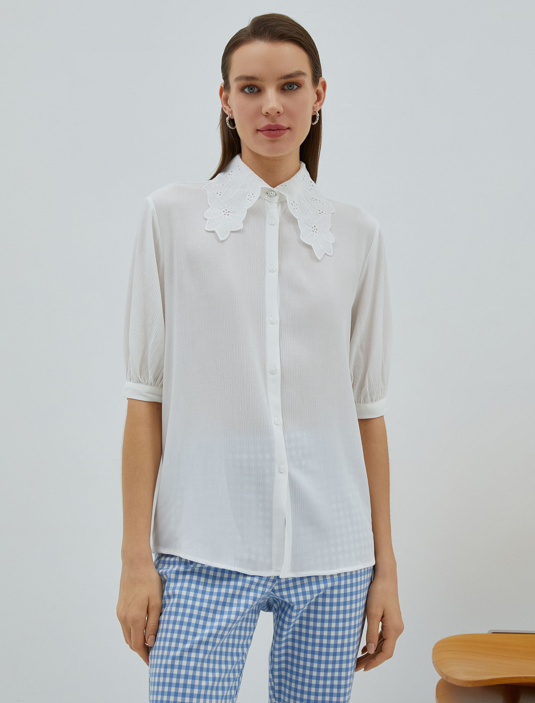 Dantel Yaka Gömlek Yarım Balon Kollu