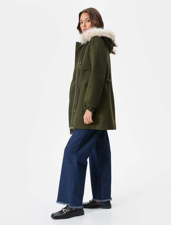  Kapüşonlu Kaban Suni Kürk Detaylı Beli Bağcıklı Cepli