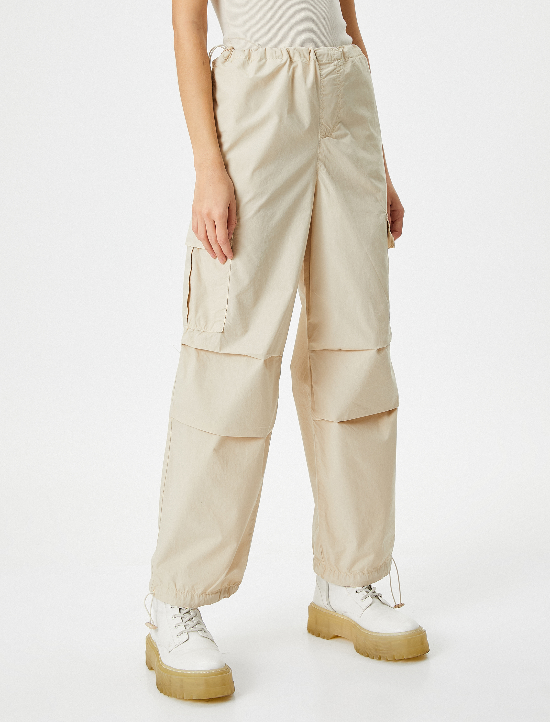   Paraşüt Pantolon Oversize Kargo Cepli Beli ve Paçaları Lastikli Pamuklu