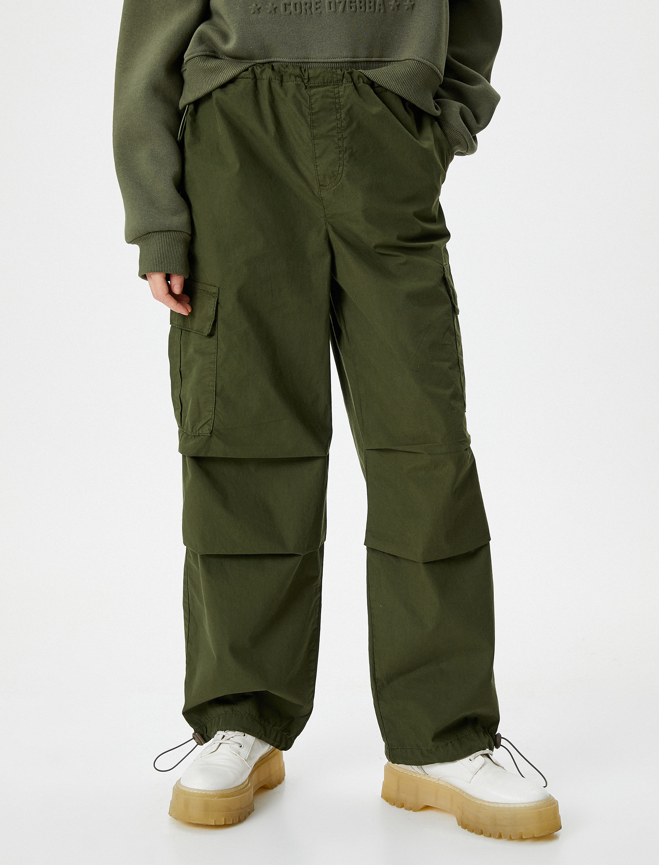   Paraşüt Pantolon Oversize Kargo Cepli Beli ve Paçaları Lastikli Pamuklu