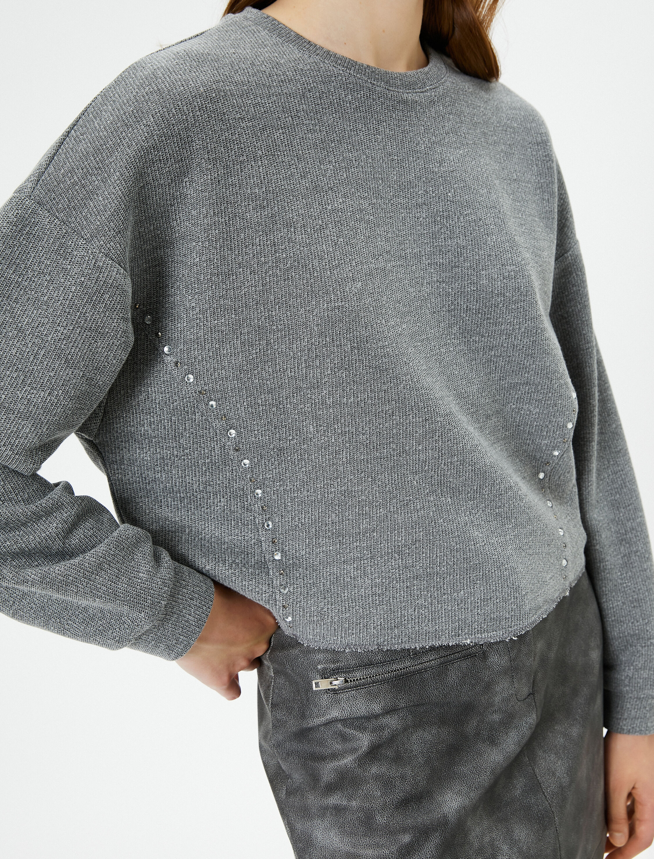   Bisiklet Yaka Sweatshirt Zımbalı Düşük Omuzlu Regular Fit