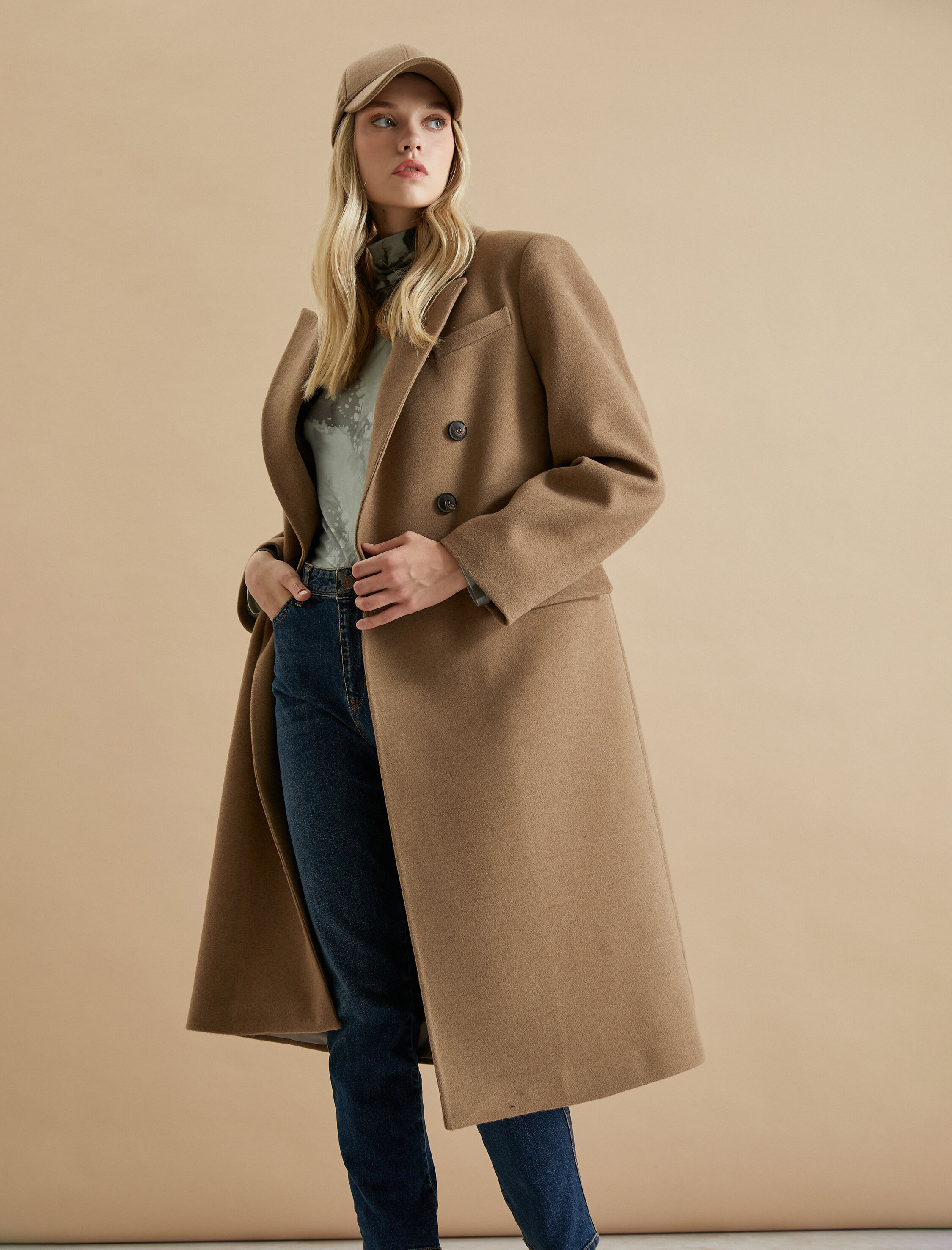   Şahika Ercümen X Koton - Kruvaze Düğmeli Uzun Kaşe Kaban