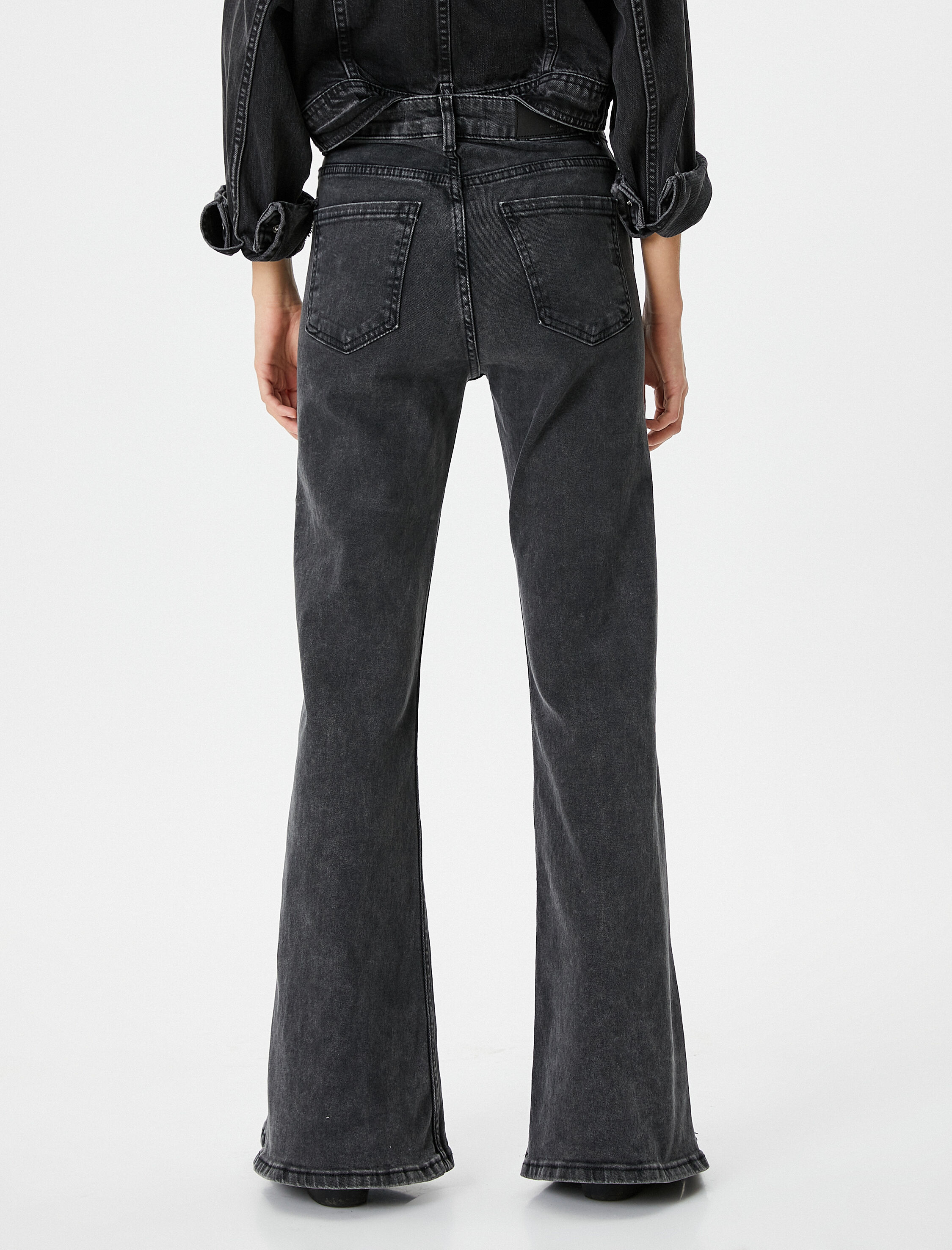   Dar Kesim İspanyol Paça Kot Pantolon Paçaları Yırtmaç Detaylı Yüksek Bel Pamuklu Cepli - Flare Jean