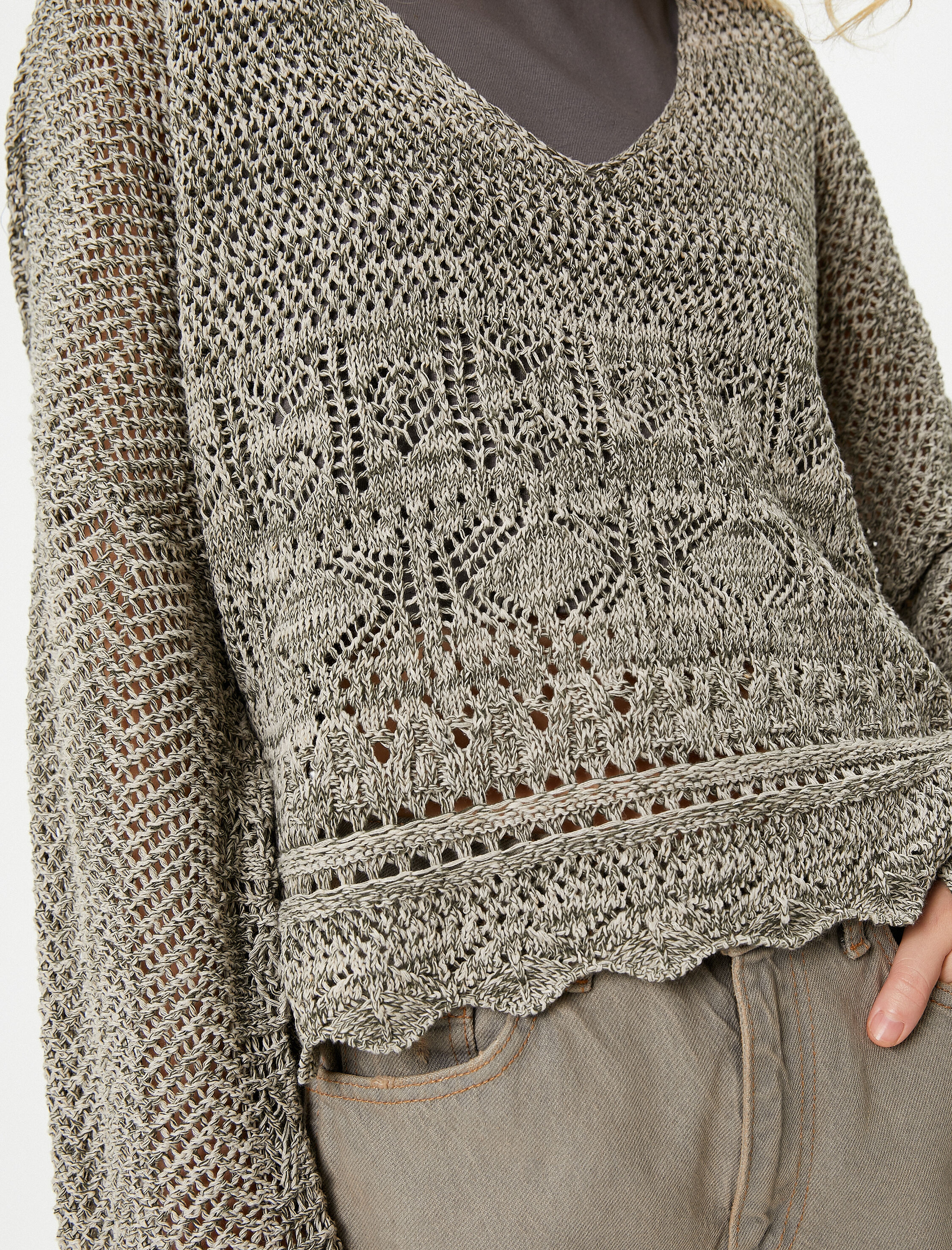   Ajurlu Kazak Uzun Geniş Kollu V Yaka