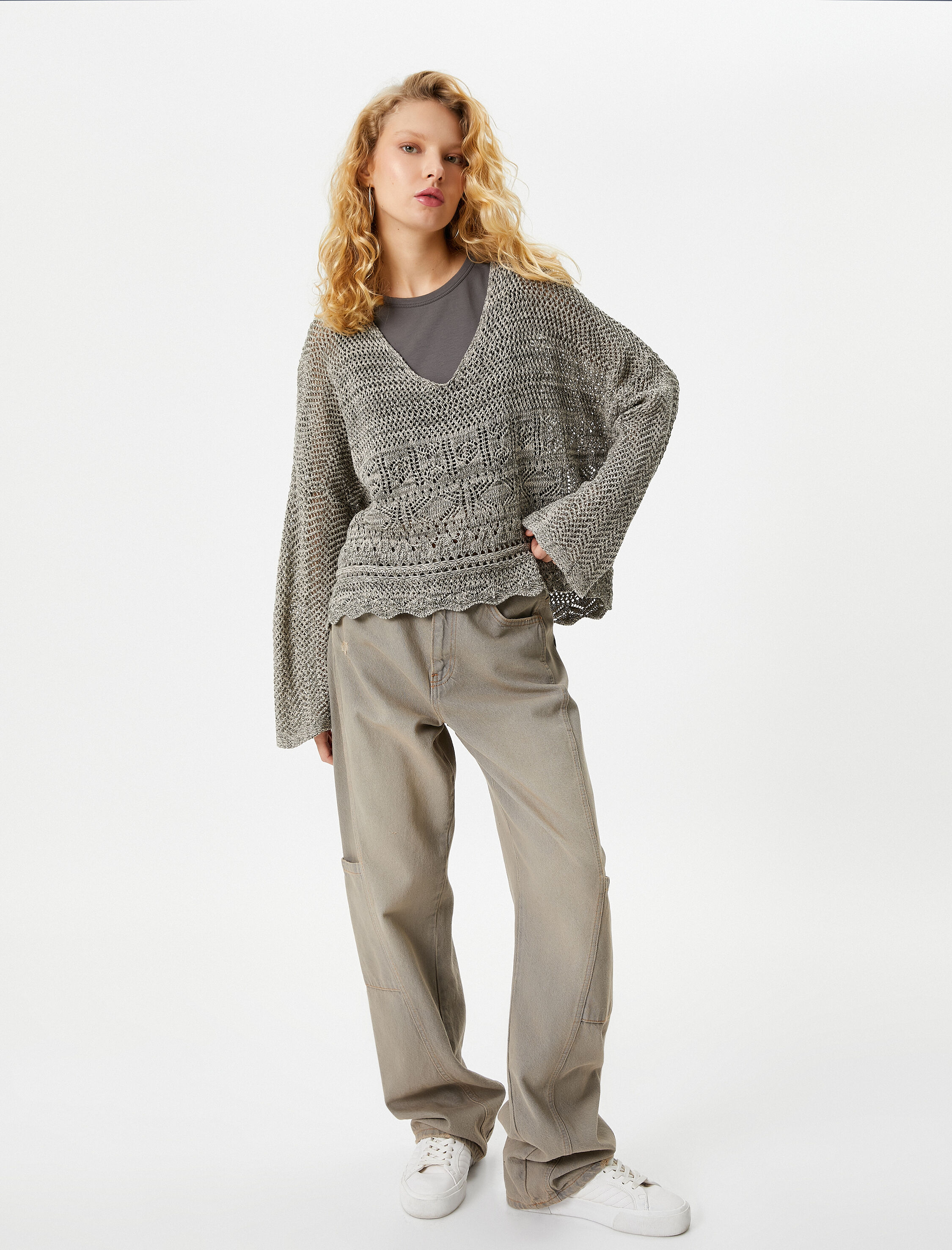   Ajurlu Kazak Uzun Geniş Kollu V Yaka