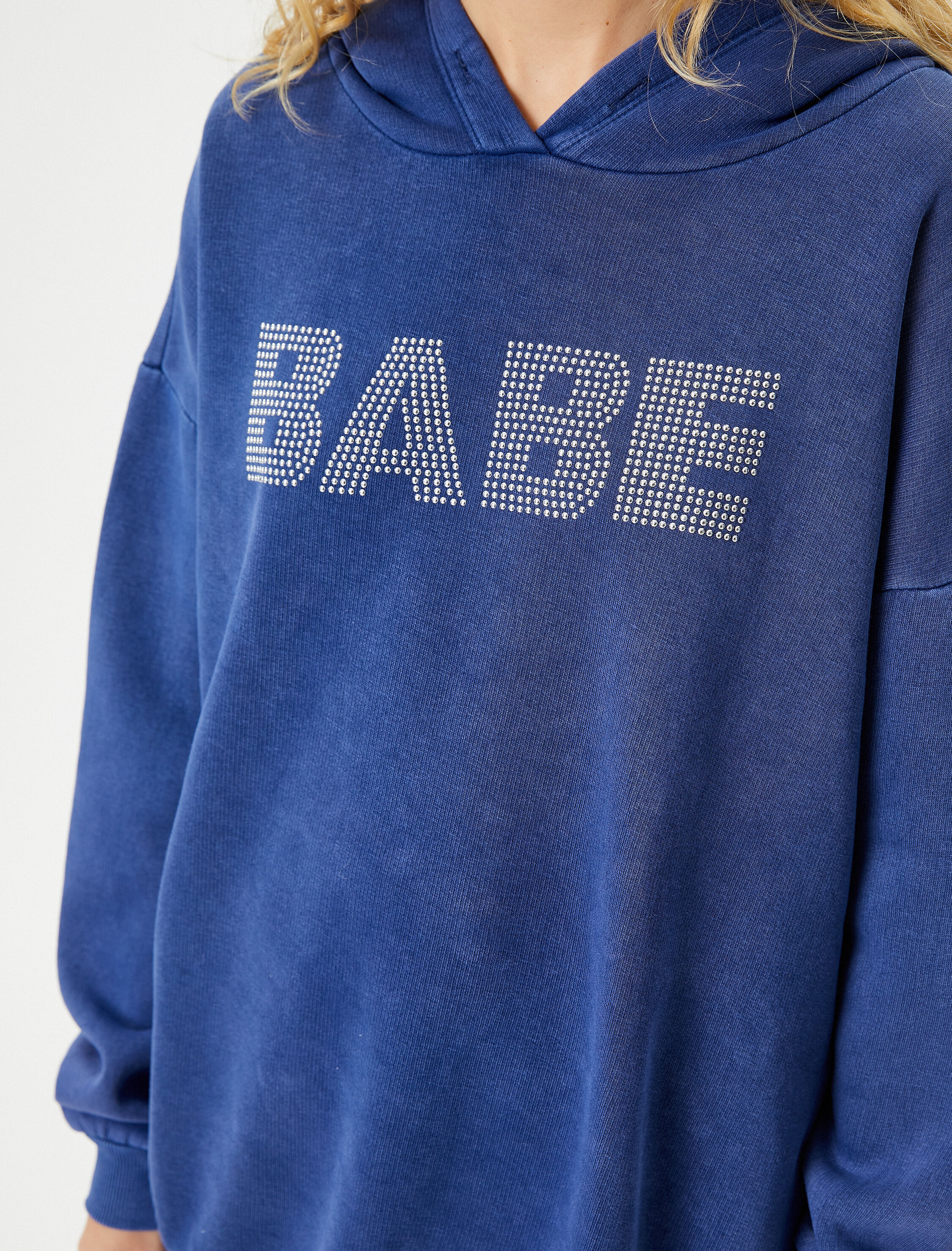   Şardonlu Uzun Kapşonlu Sweatshirt İşlemeli Şarbonlu Pamuklu Rahat Kalıp