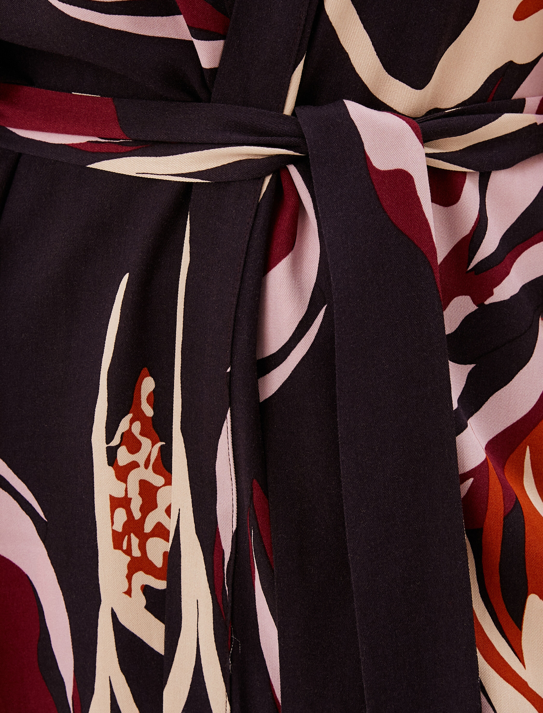   Kimono Beli Kuşaklı Püskül Detaylı