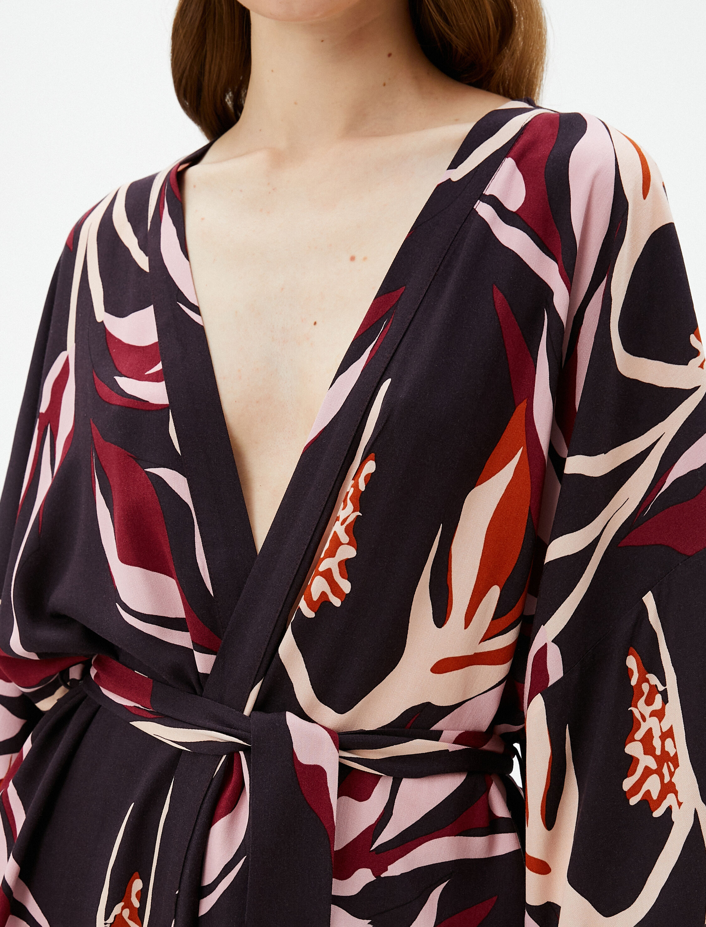   Kimono Beli Kuşaklı Püskül Detaylı