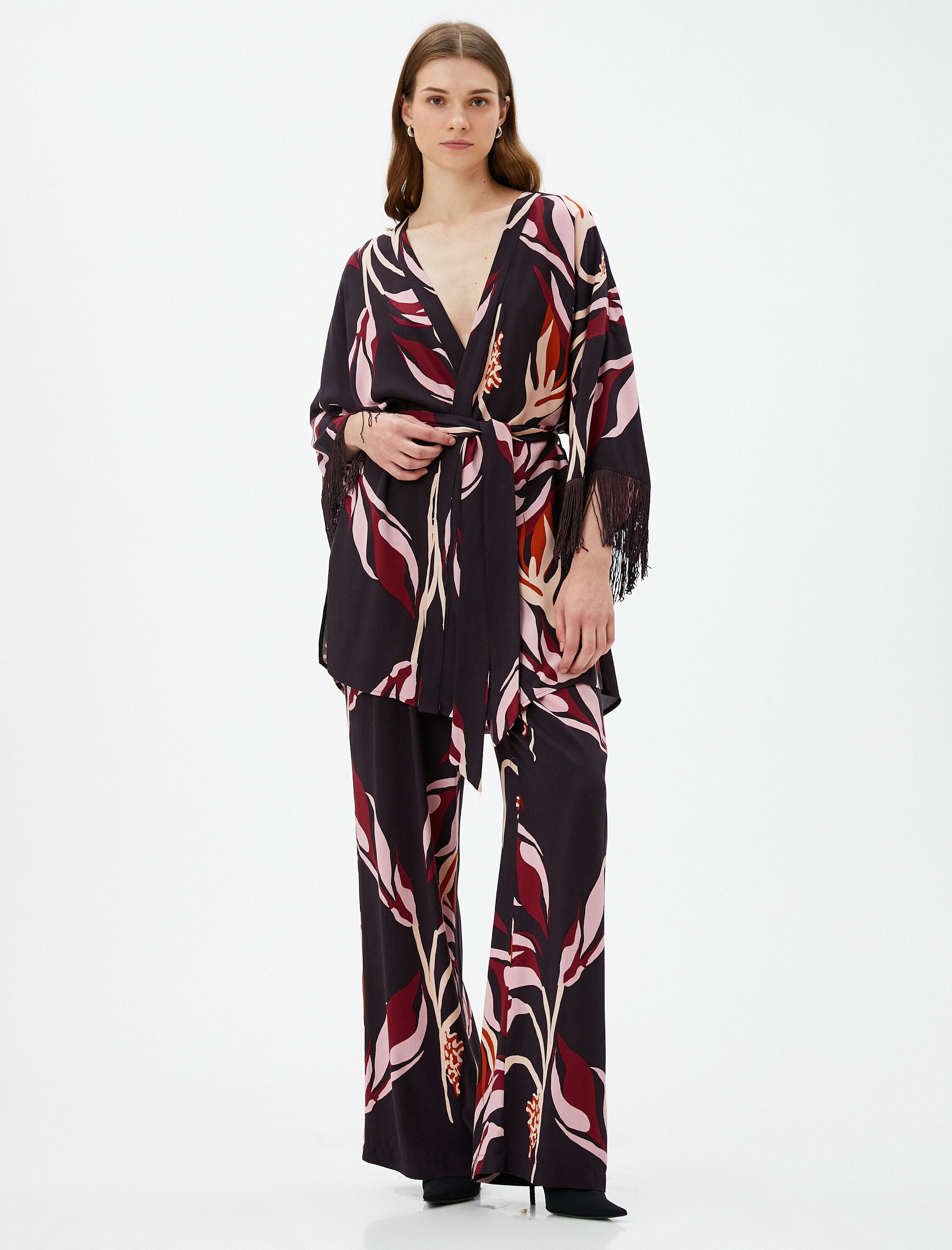   Kimono Beli Kuşaklı Püskül Detaylı