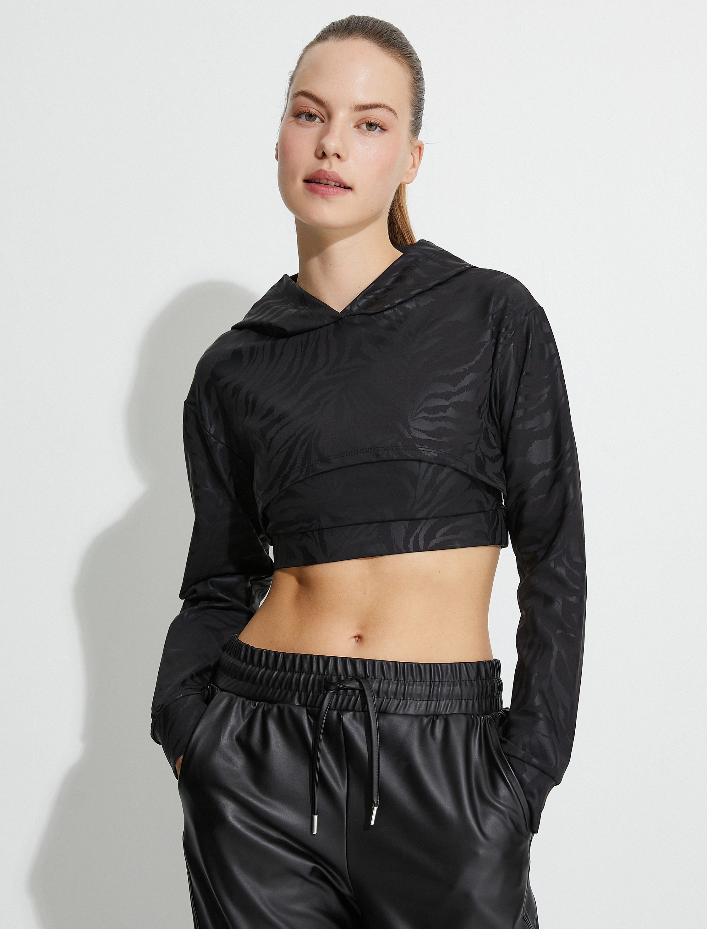   Kapşonlu Crop Spor Sweatshirt Zebra Desenli Uzun Kollu