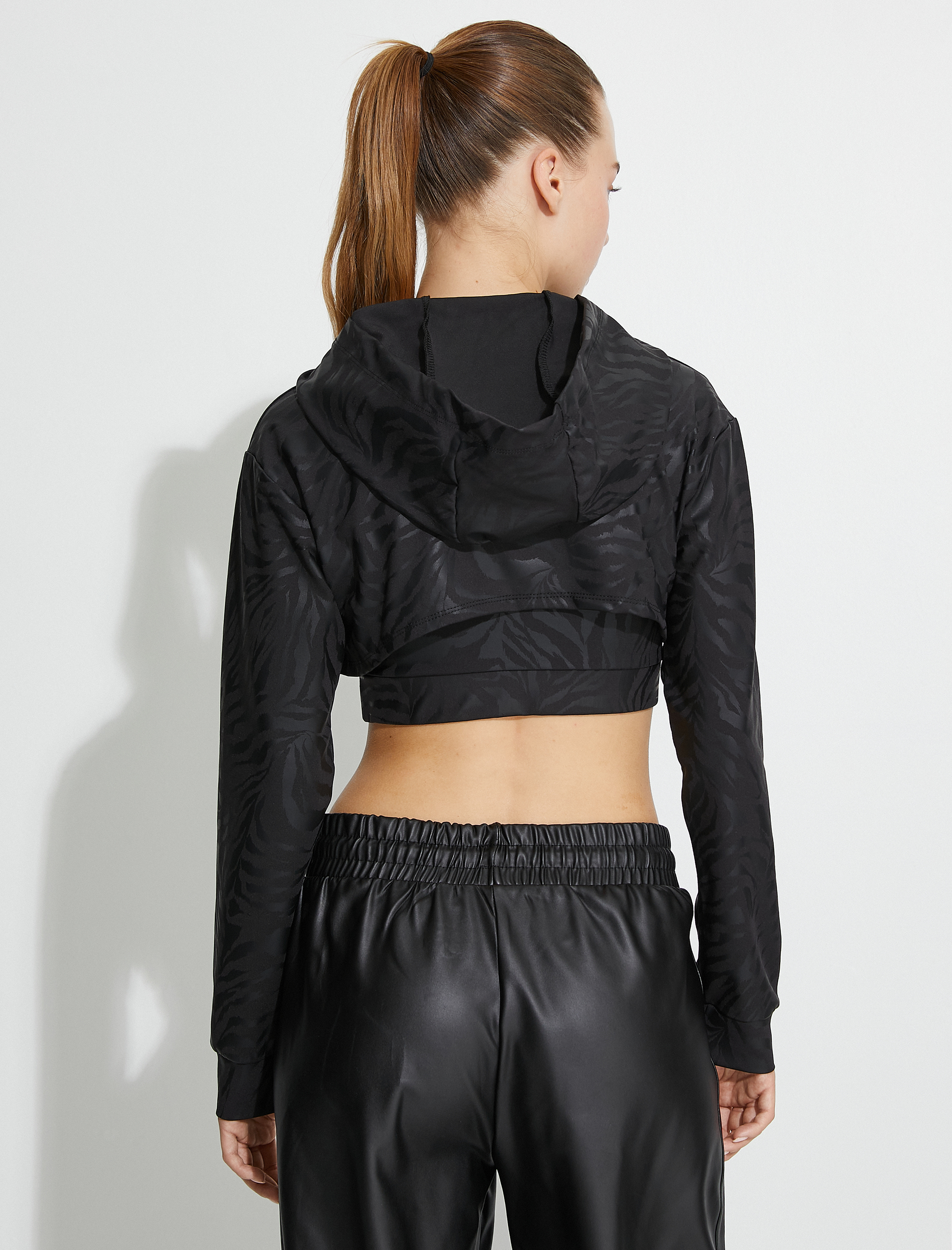   Kapşonlu Crop Spor Sweatshirt Zebra Desenli Uzun Kollu