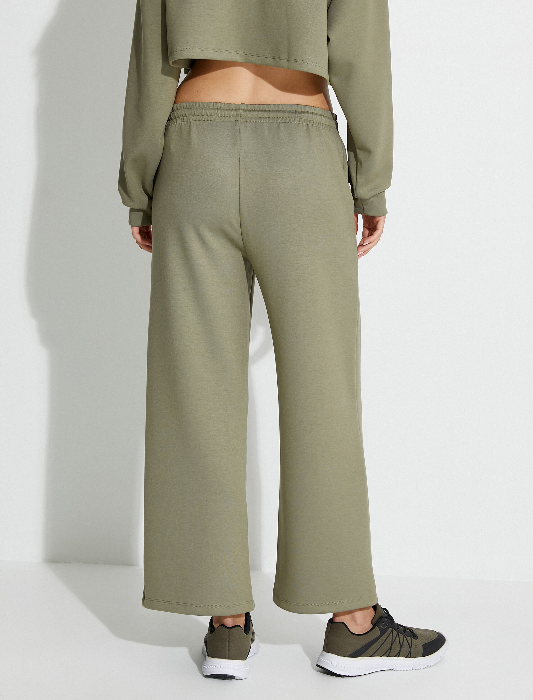   Kısa Geniş Paça Eşofman Altı Yüksek Bel Bağlamalı Modal Kumaş Cepli