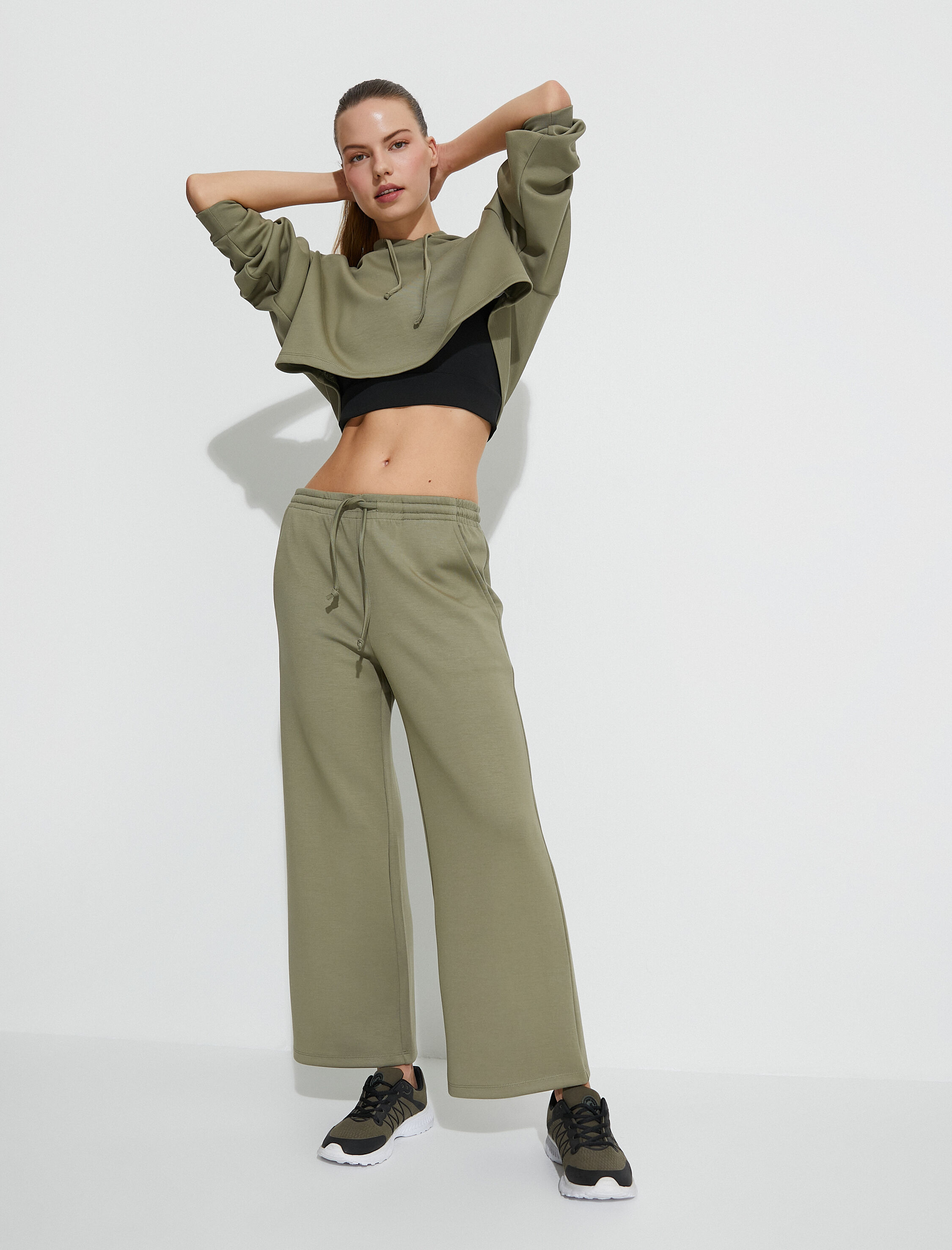   Kısa Geniş Paça Eşofman Altı Yüksek Bel Bağlamalı Modal Kumaş Cepli