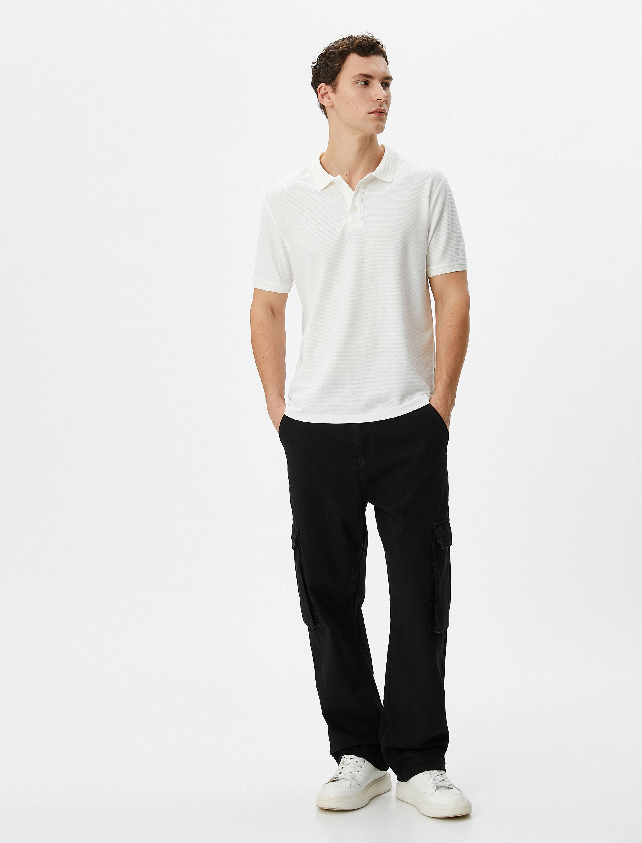   Yakalı Tişört Slim Fit Düğme Detaylı Kısa Kollu