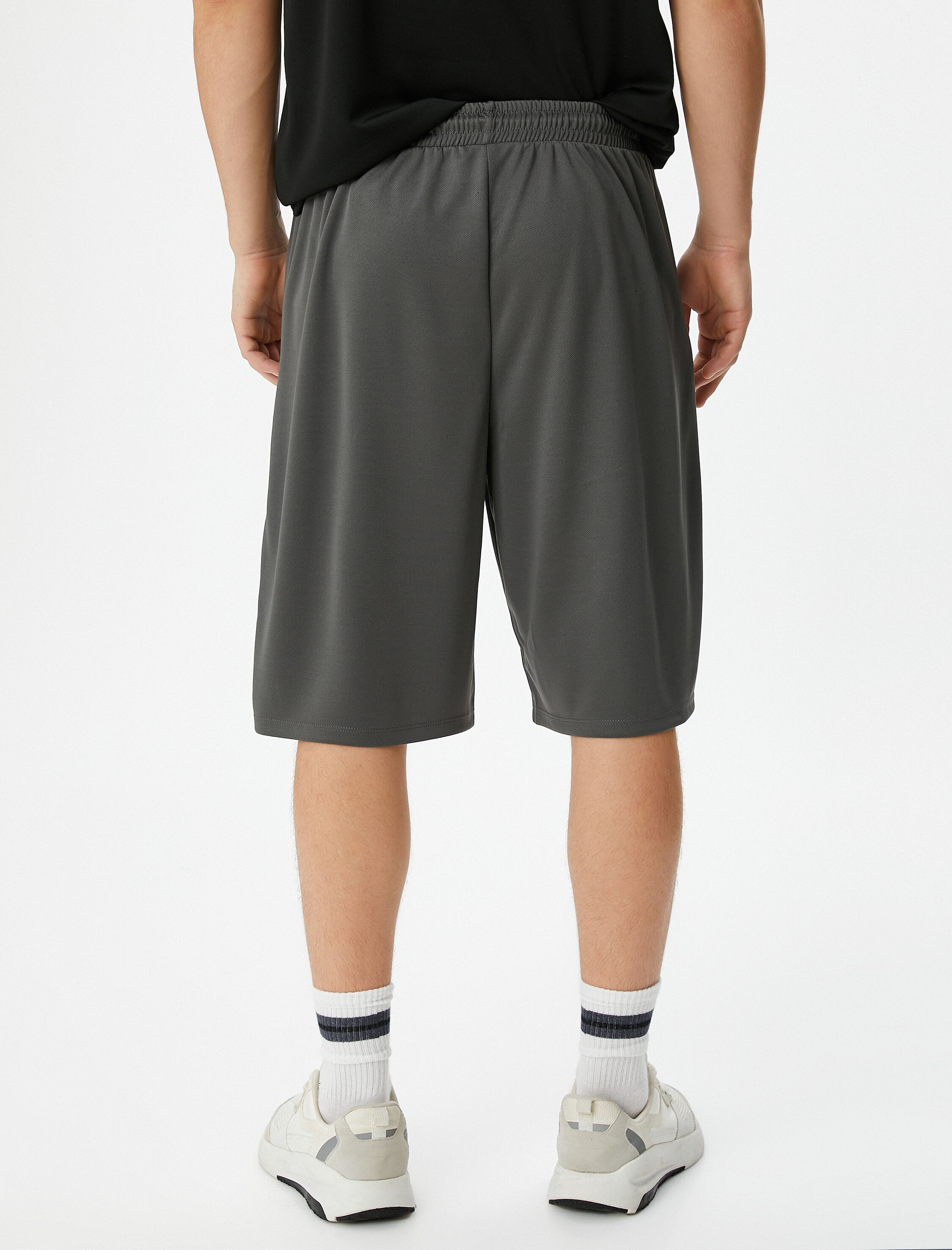   Spor Şort Uzun Beli Bağcıklı Cep Detaylı