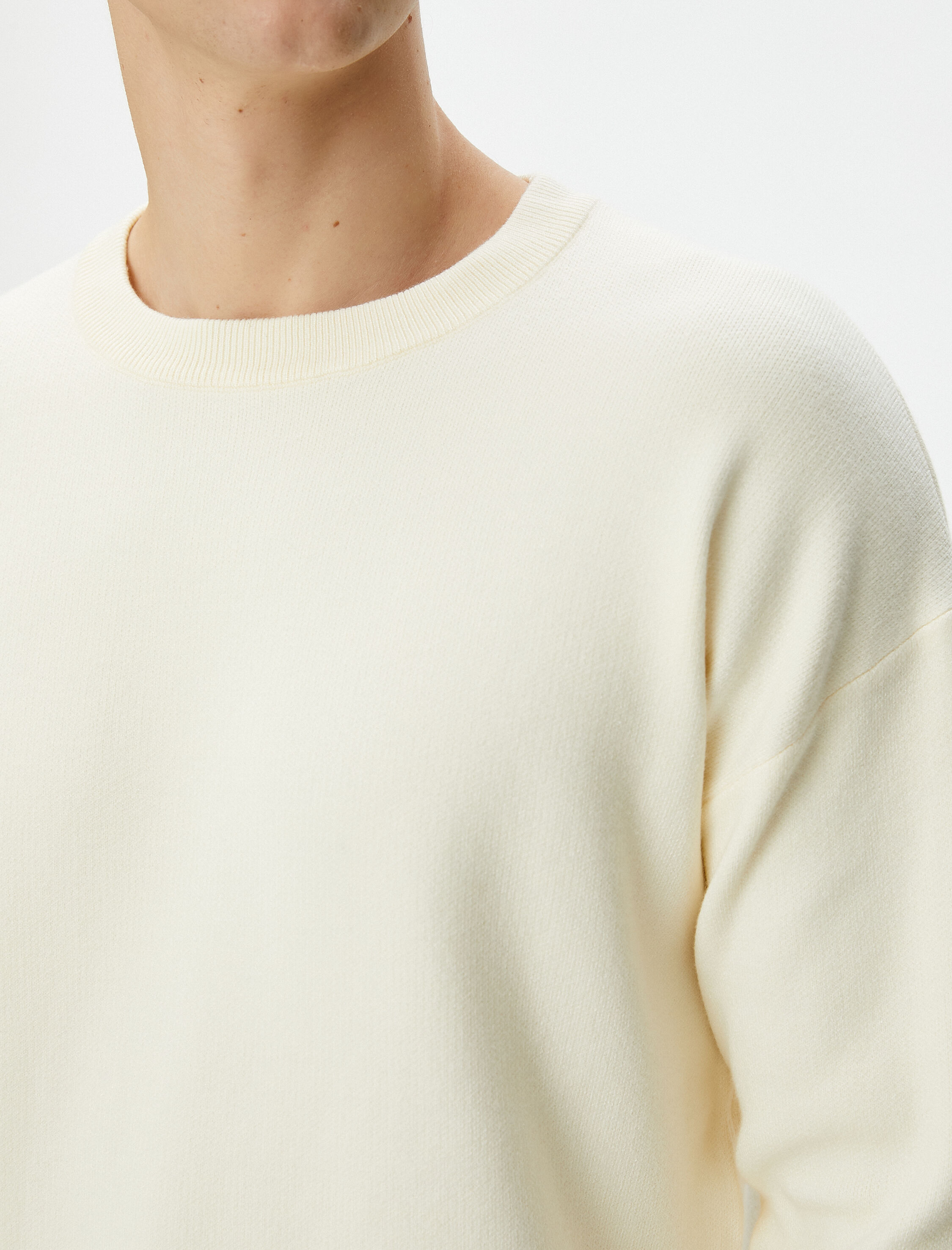   Basic Triko Kazak Bisiklet Yaka Yumuşak Dokulu Uzun Kollu