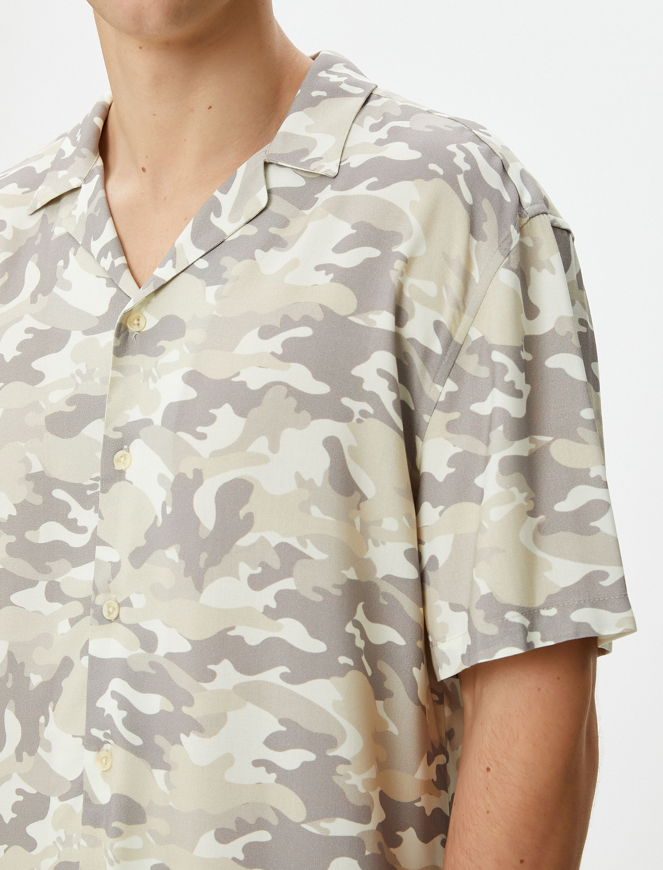   Kamuflaj Baskılı Gömlek Kısa Kollu Devrik Yaka Viskon Kumaş