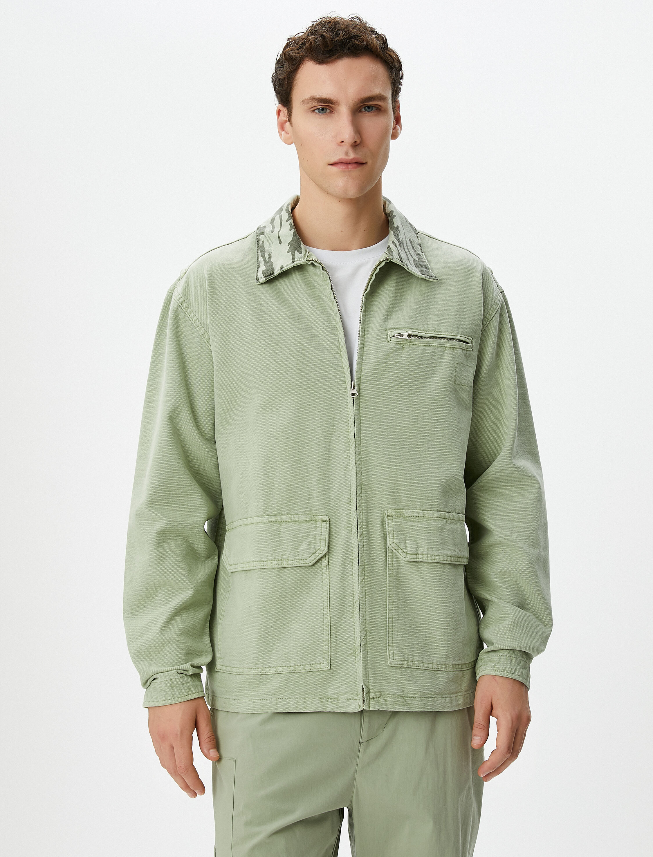   Yıkamalı Kot Ceket Kamuflaj Yakalı Cep Detaylı Fermuarlı