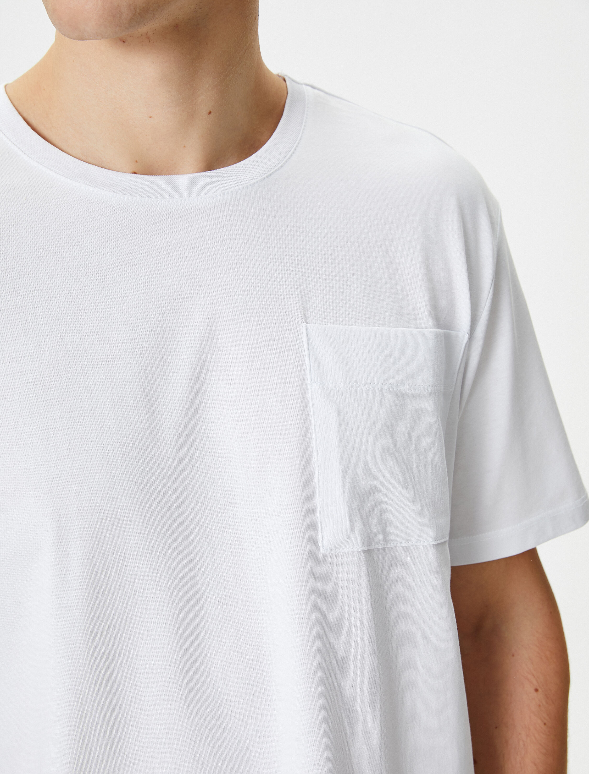   Basic Tişört Cep Detaylı Bisiklet Yaka Kısa Kollu Pamuklu