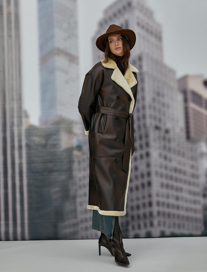  Suni Deri Uzun Kaban Kruvaze Düğmeli Peluş Detaylı