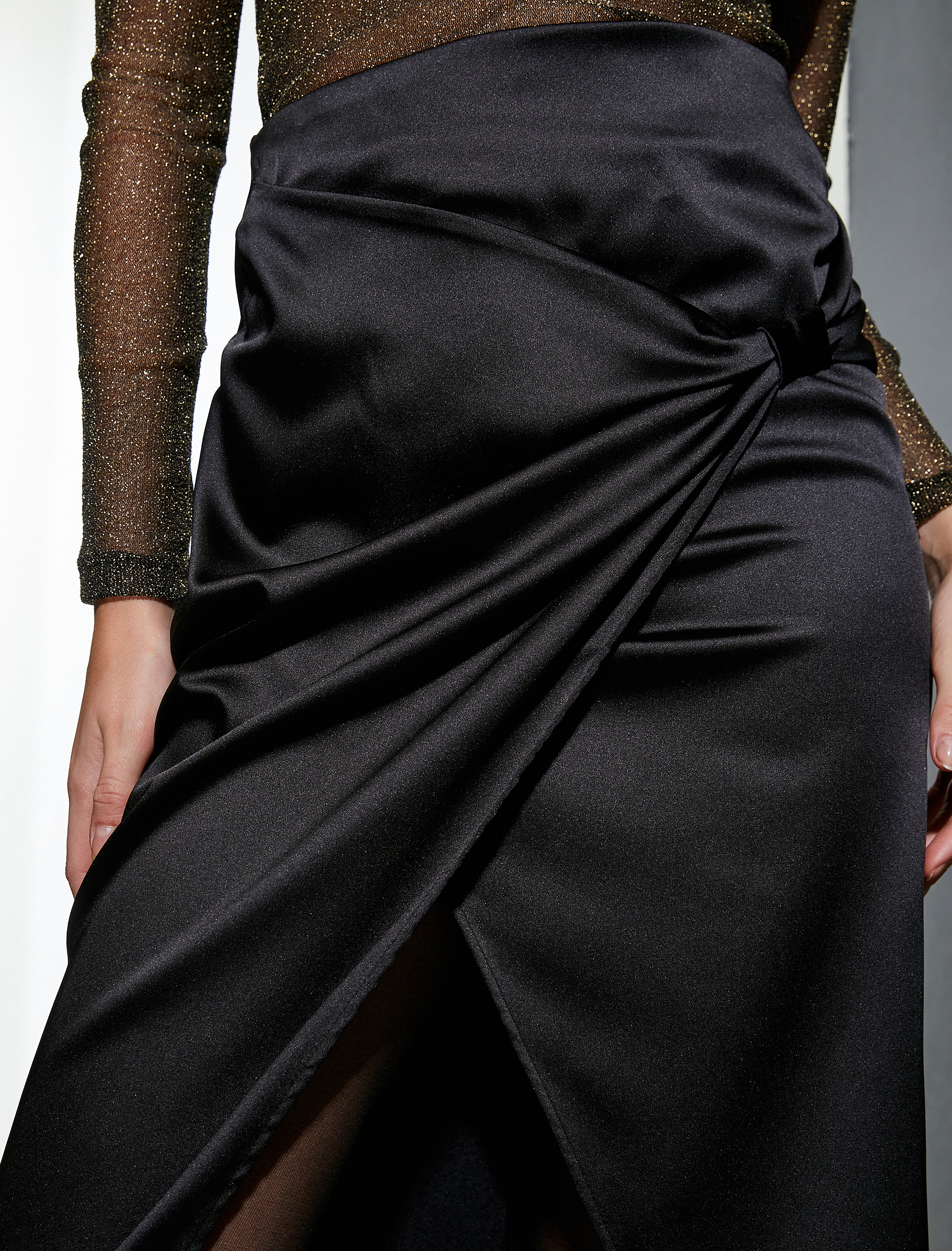   Saten Midi Etek Kruvaze Düğüm Detaylı